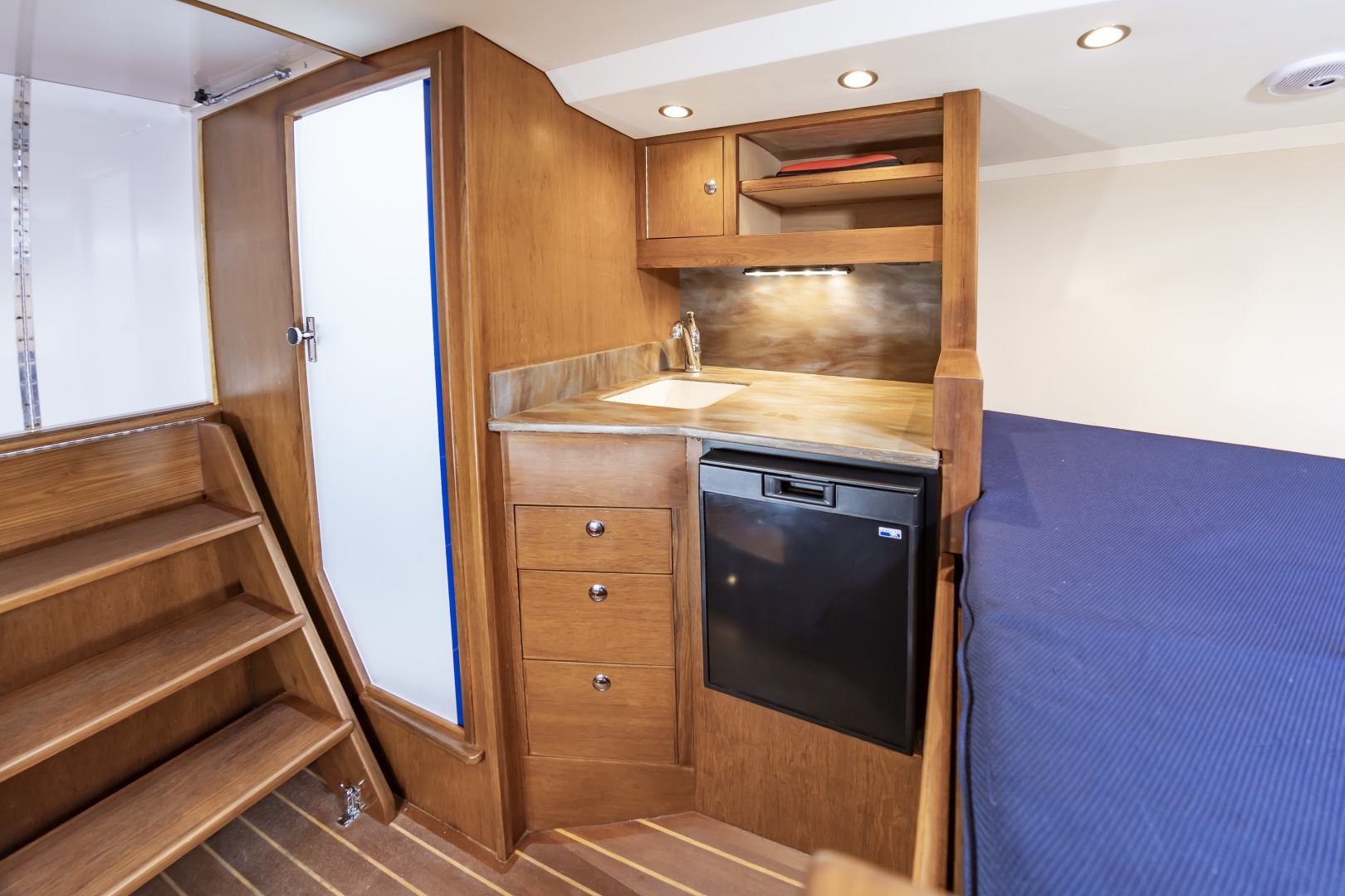 2009 Custom Carolina 36 Express - Image 31
