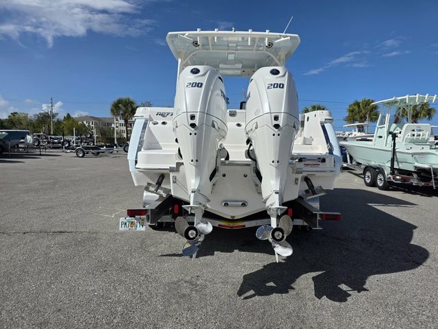 2026 Robalo R277 - 6
