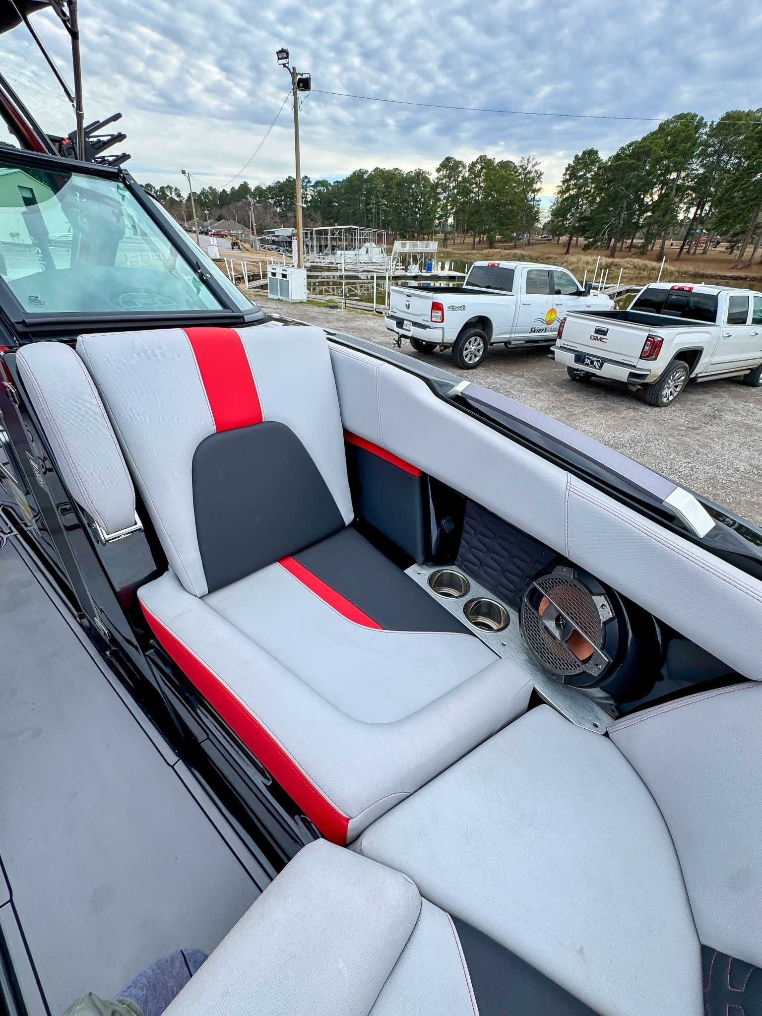 2022 MasterCraft X22 - 16