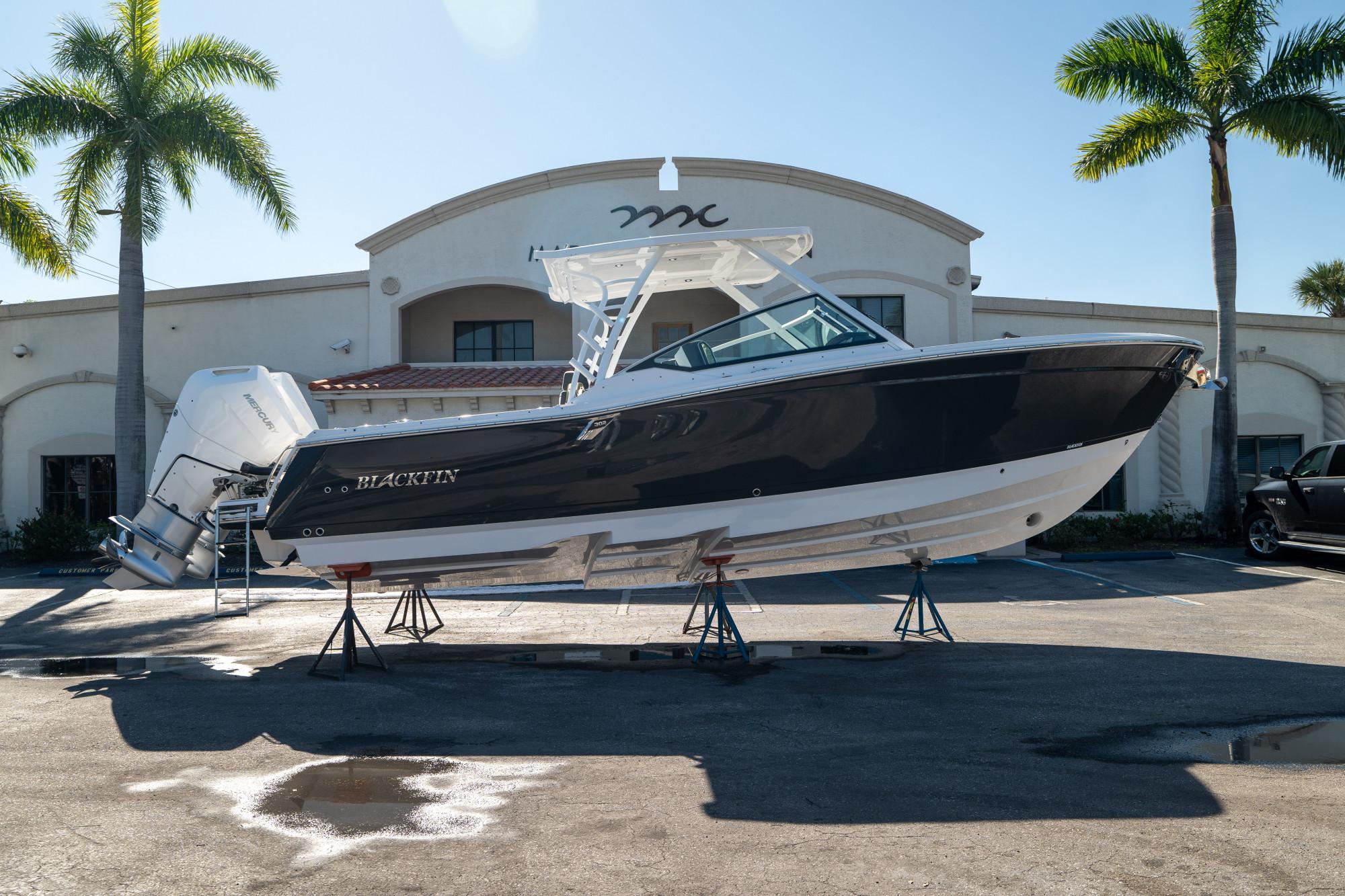 2024 Blackfin 302 DC