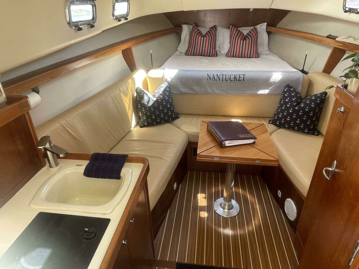2005 Mainship 30 Pilot II - Image 12