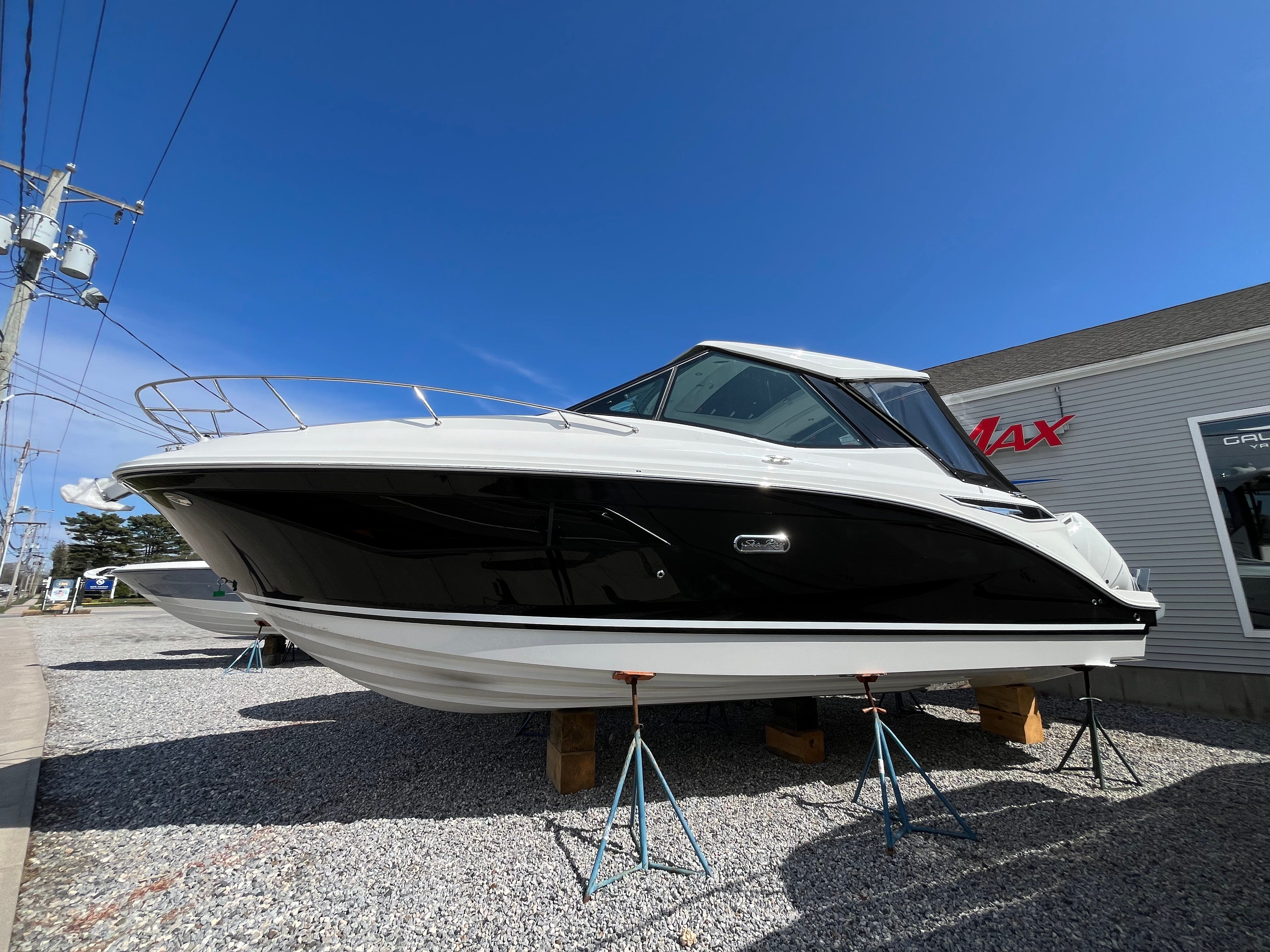 2026 Sea Ray Sundancer 320 Outboard