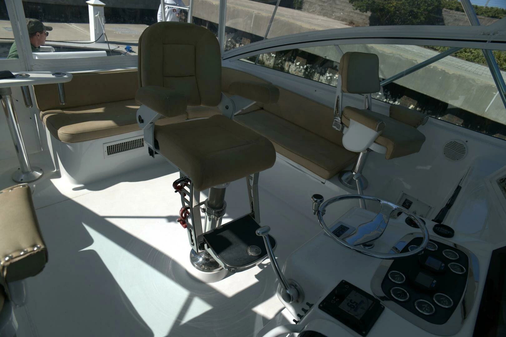 2002 Viking 43 Open - Image 20
