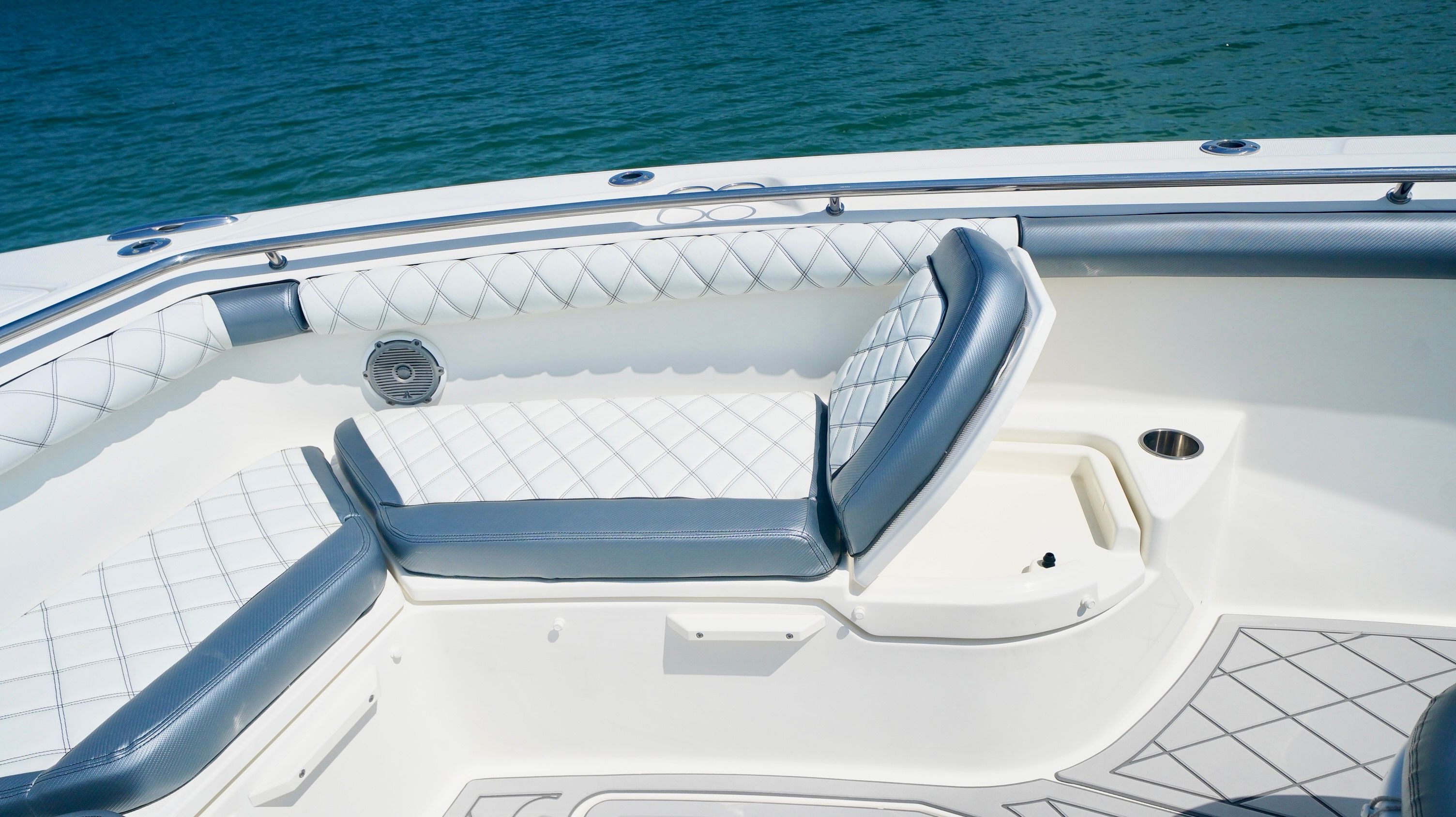 2013 Boston Whaler 350 Outrage - 27