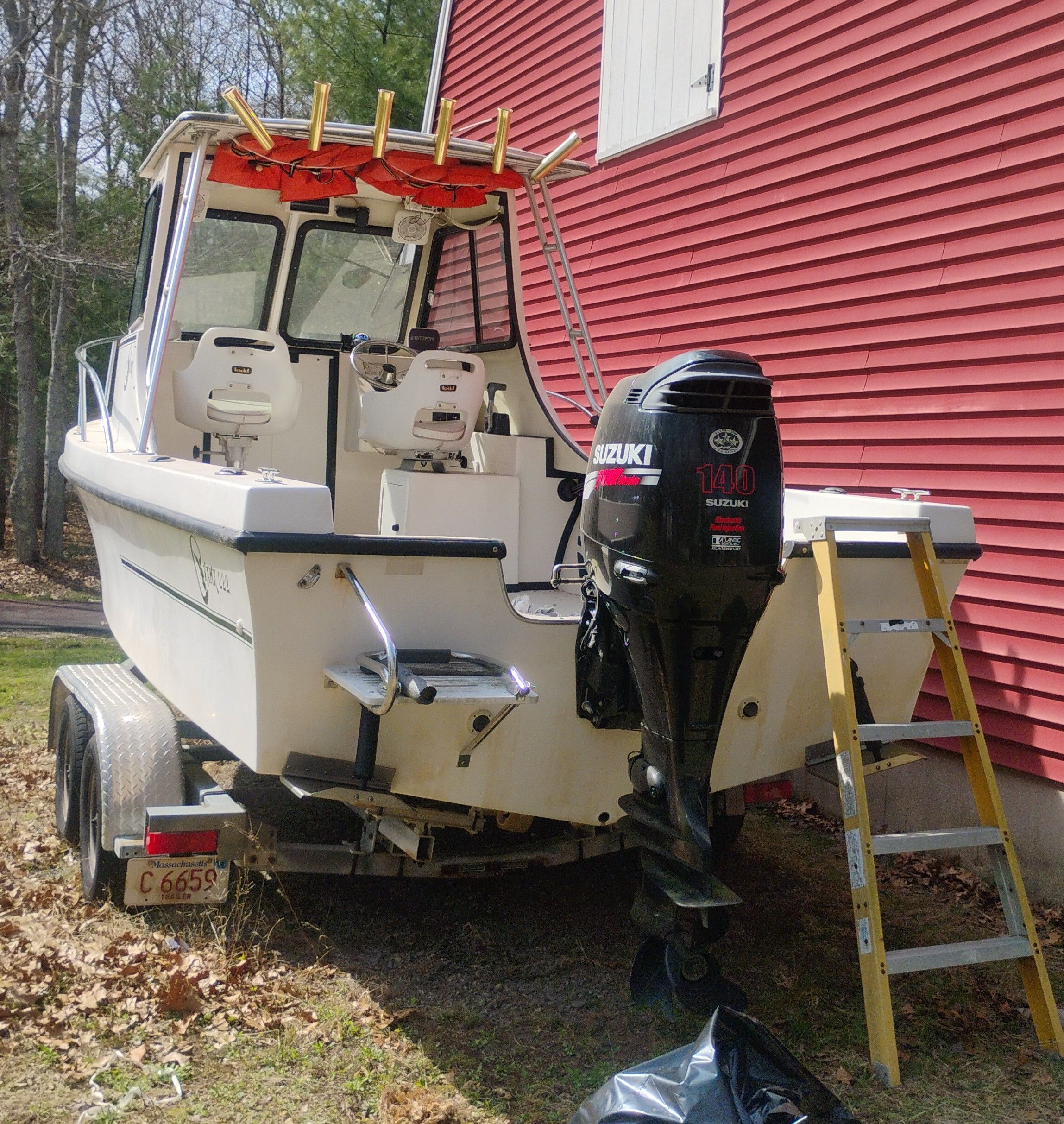 2004 Custom 222 sport cabin - 2