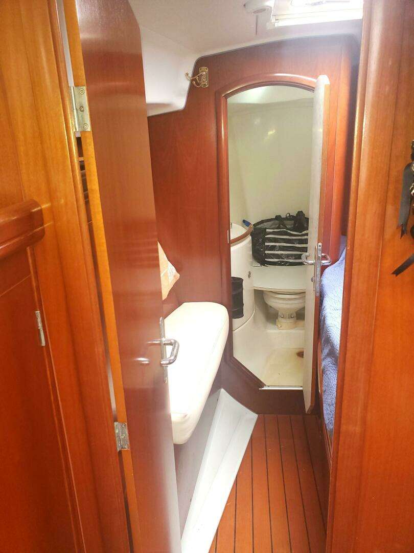 2003 Beneteau Center Cockpit - Image 13