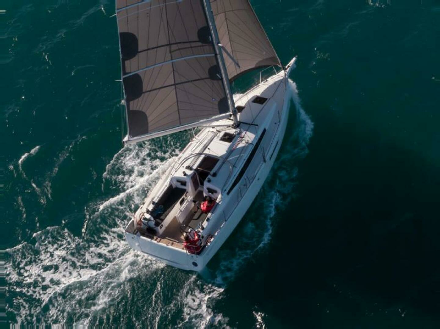 2026 Jeanneau Sun Odyssey 380 - Image 5