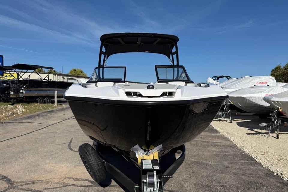2026 Yamaha Boats AR250 on trailer, sleek design under clear blue sky.