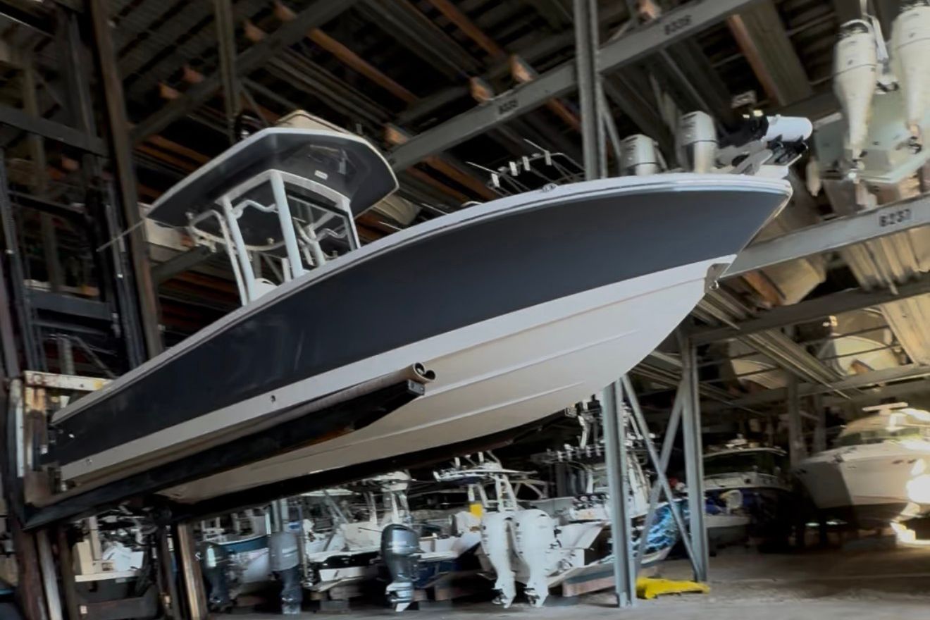 2023 Robalo 246 Cayman - 2