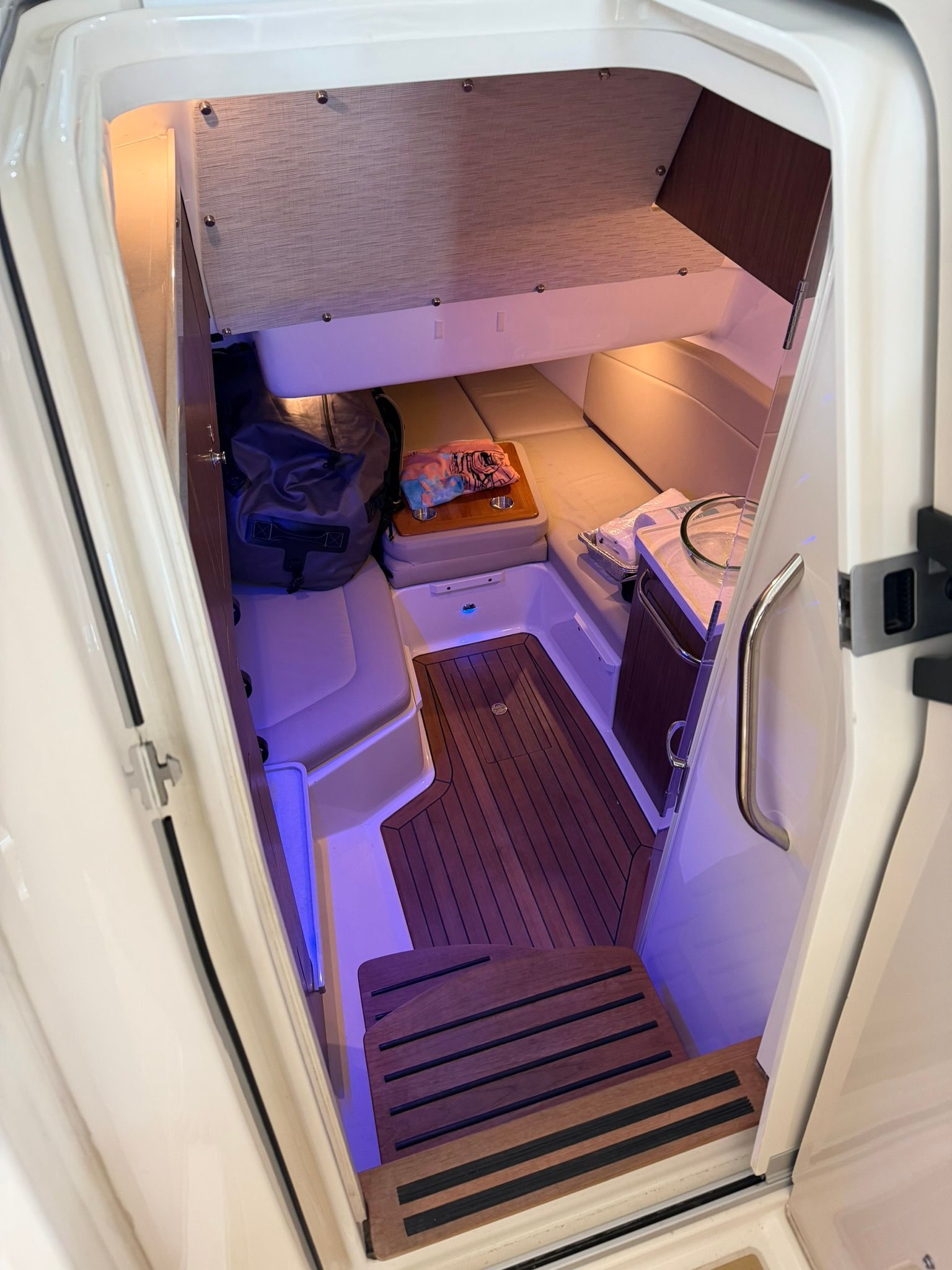 2018 Boston Whaler 380 Outrage - 57
