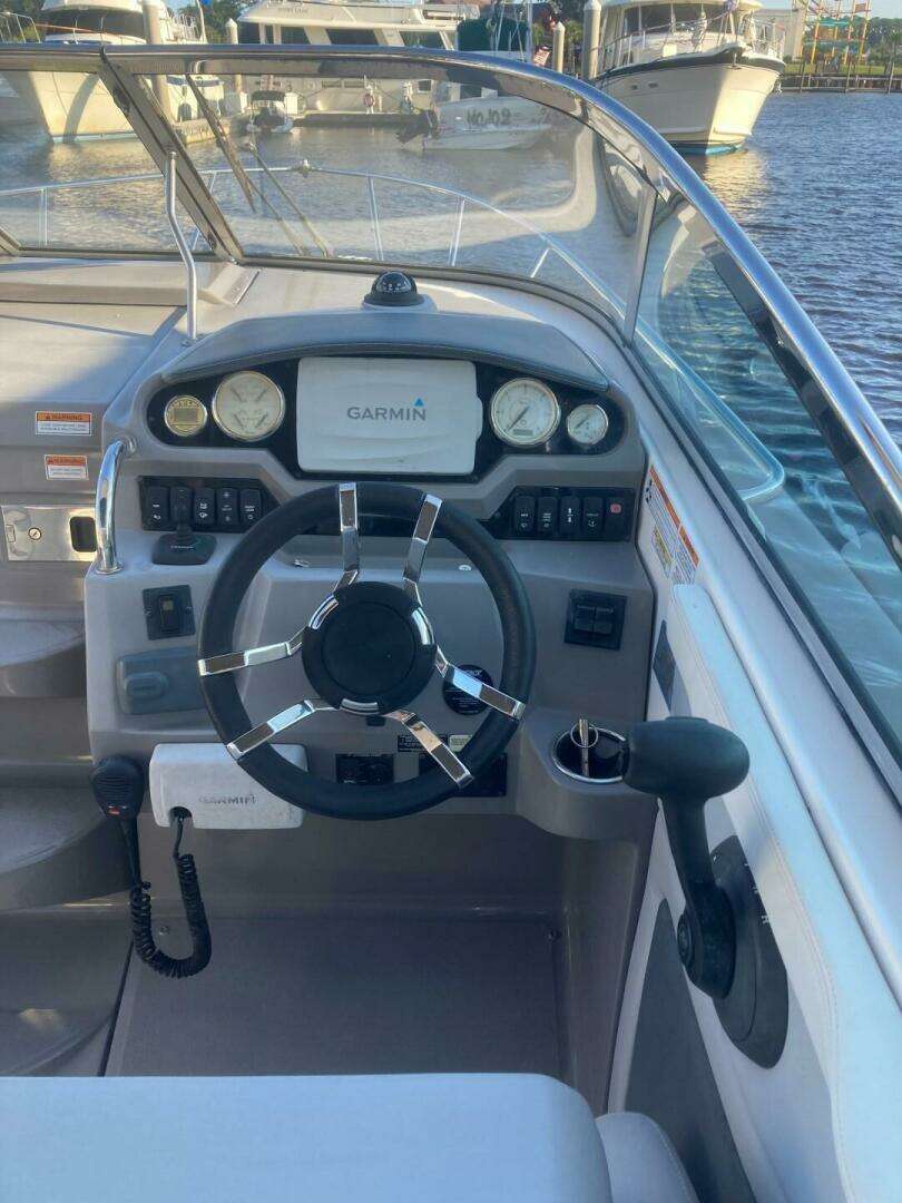2015 Regal 28 Express - Image 8