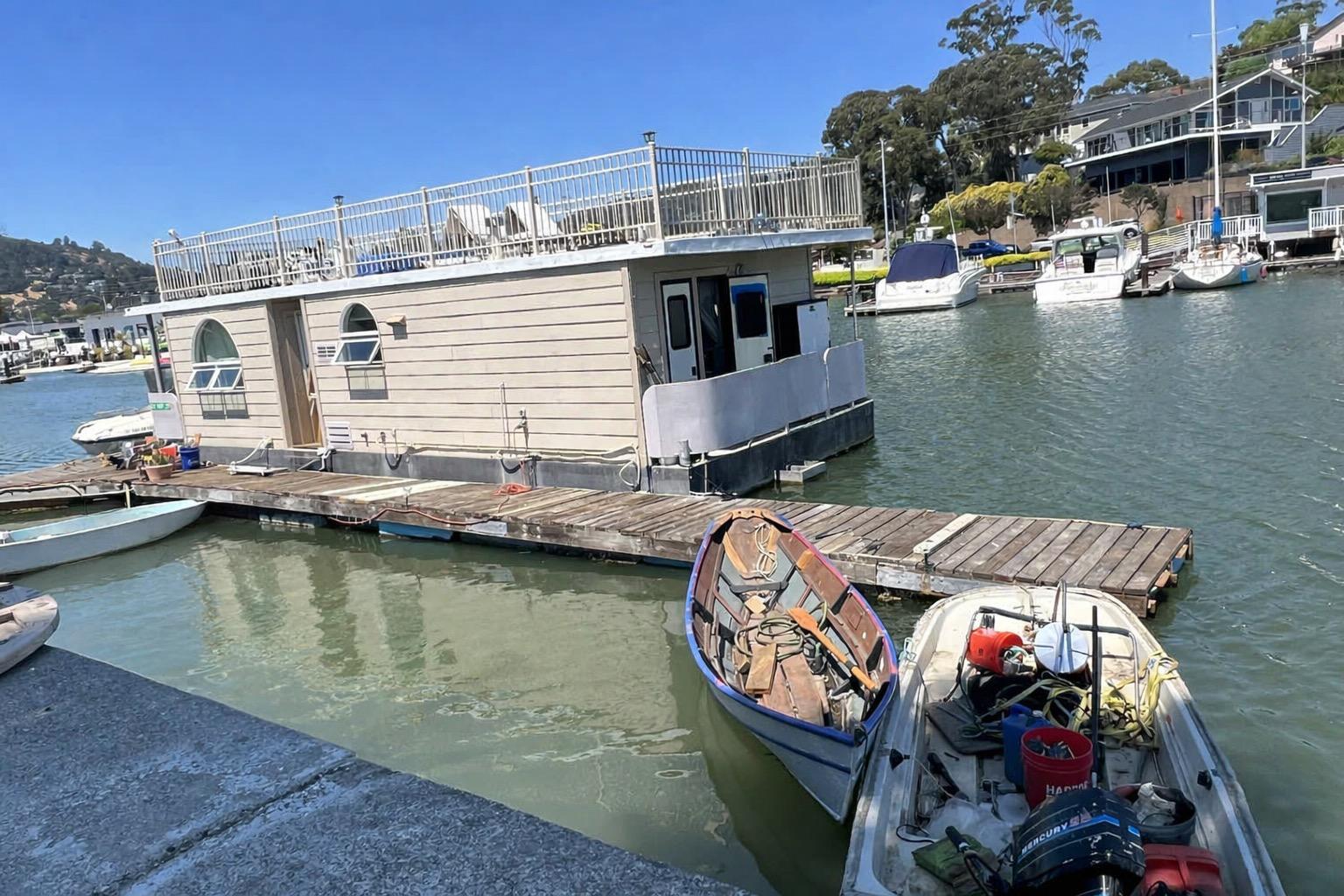 2004 River Floating Home
