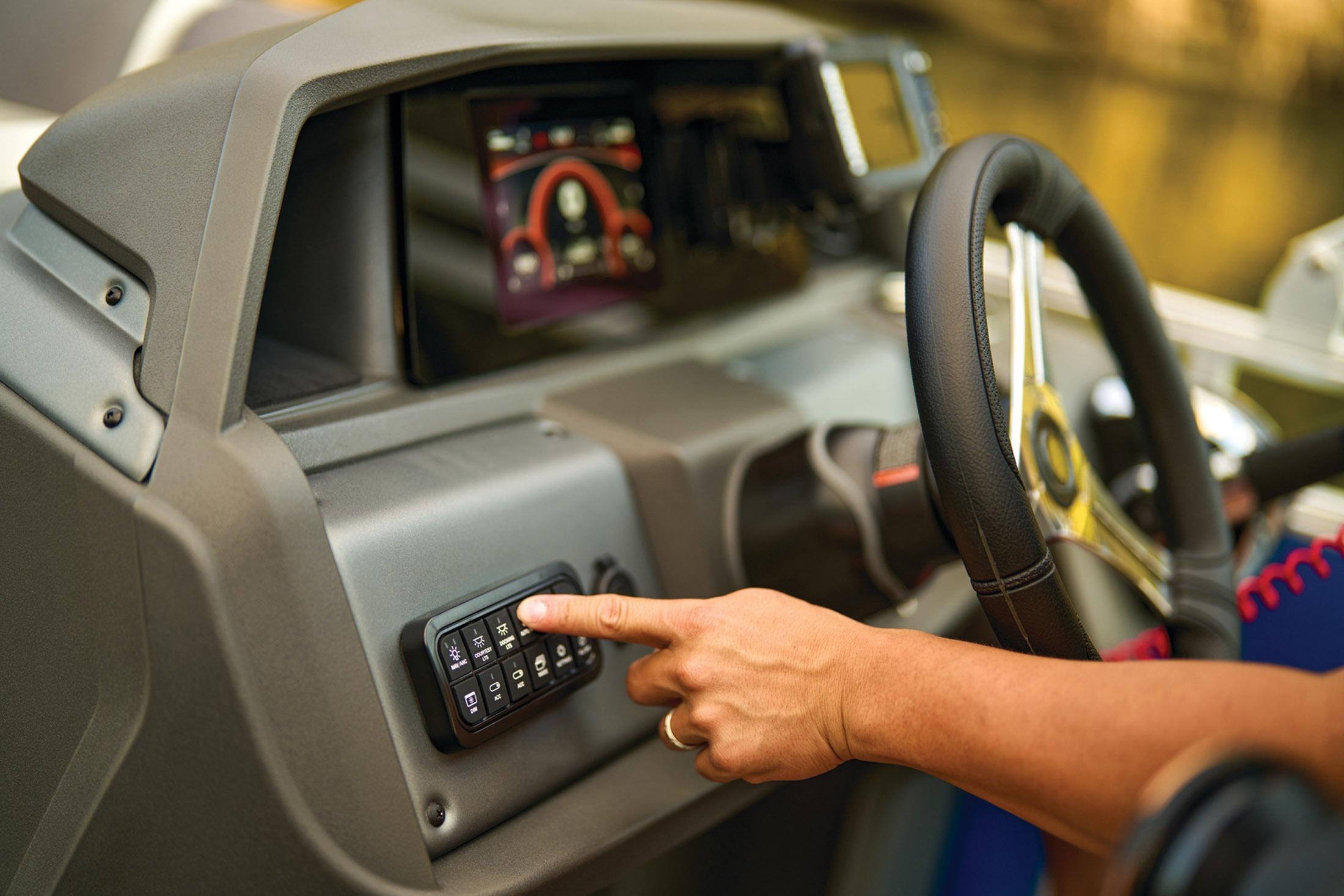 2026 Sun Tracker Fishin' Barge 20 DLX - 19