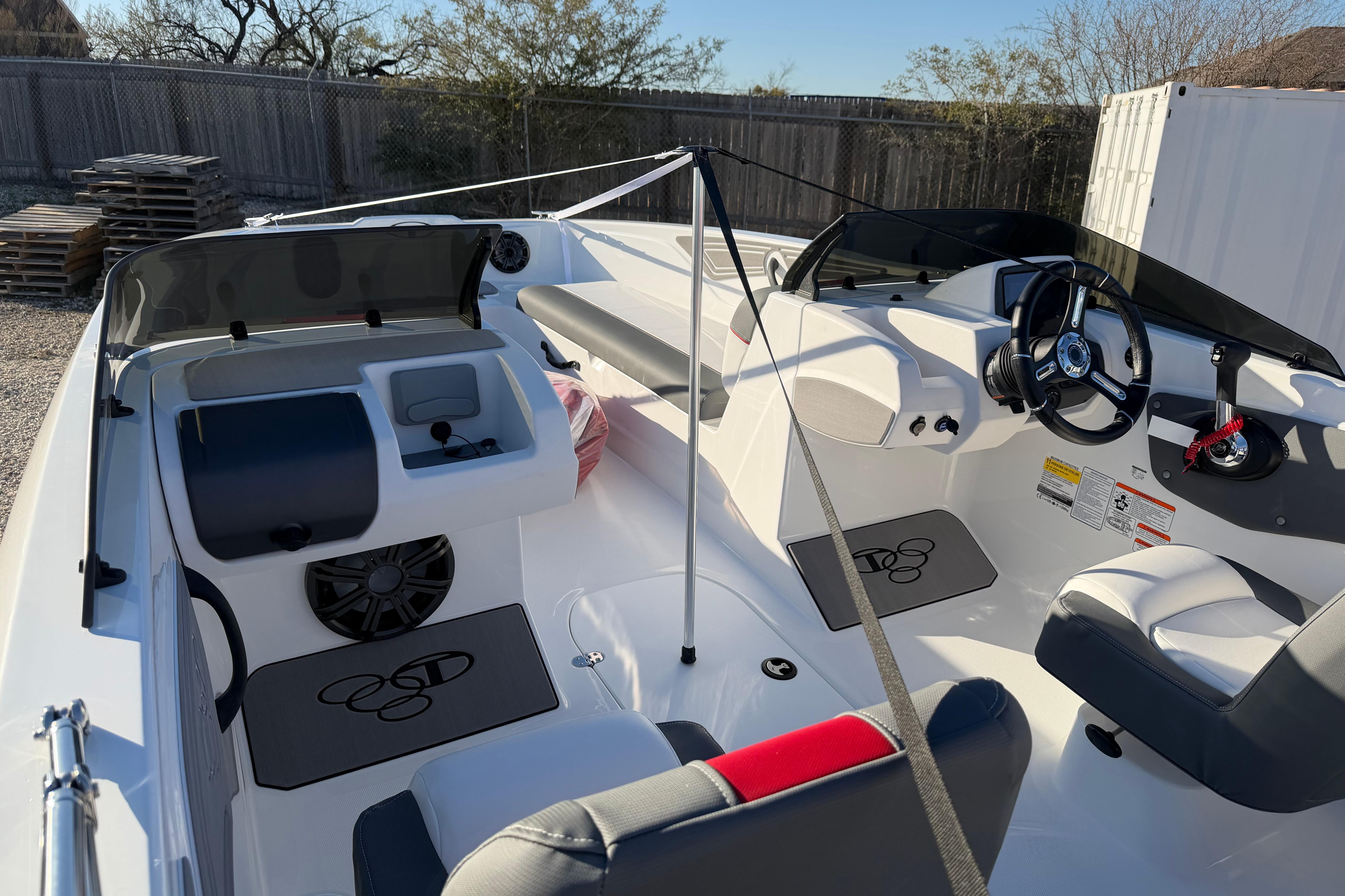 2026 Tahoe T21 boat interior with modern dashboard and seating.
