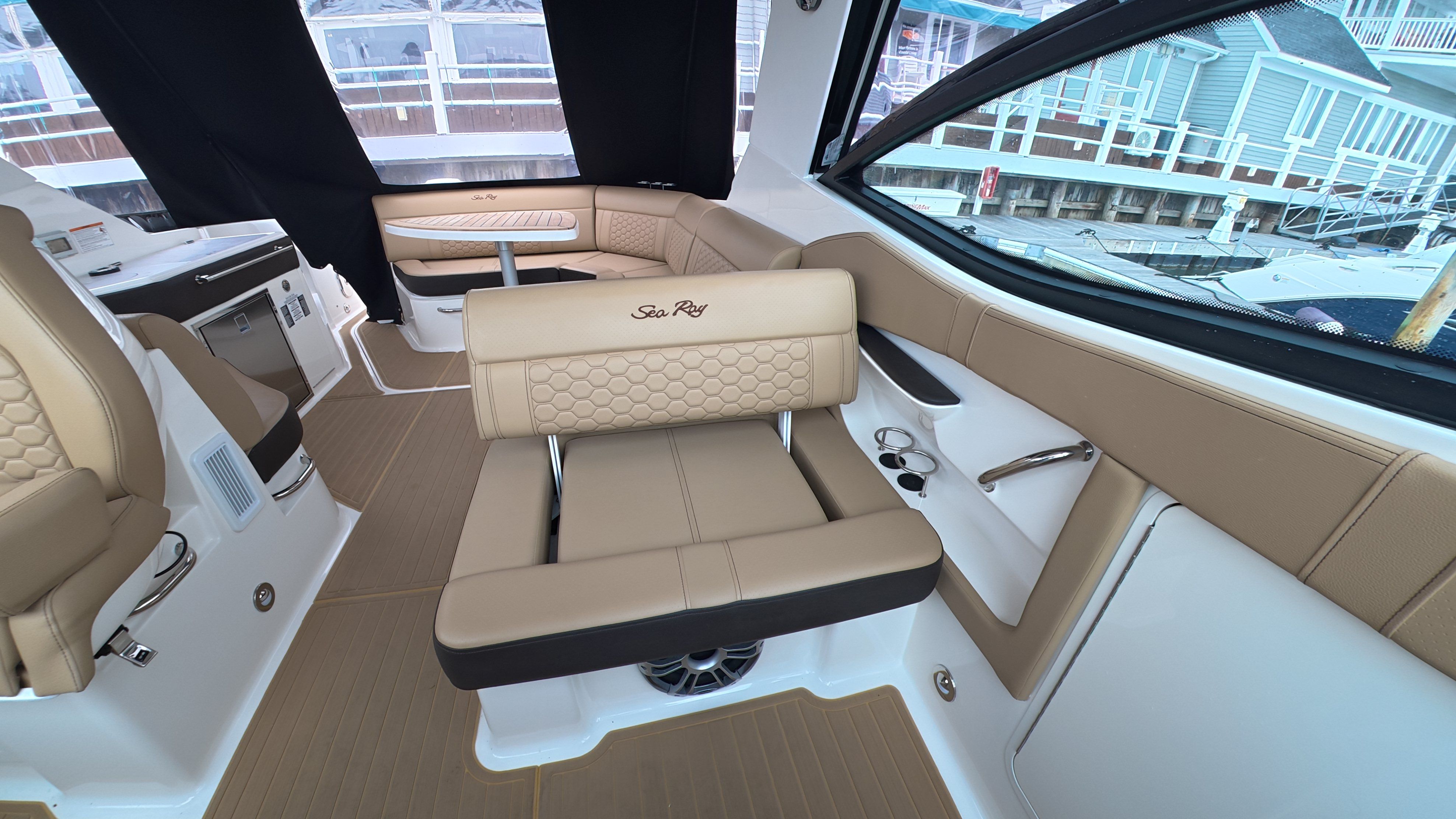 2025 Sea Ray Sundancer 320 Outboard - 18