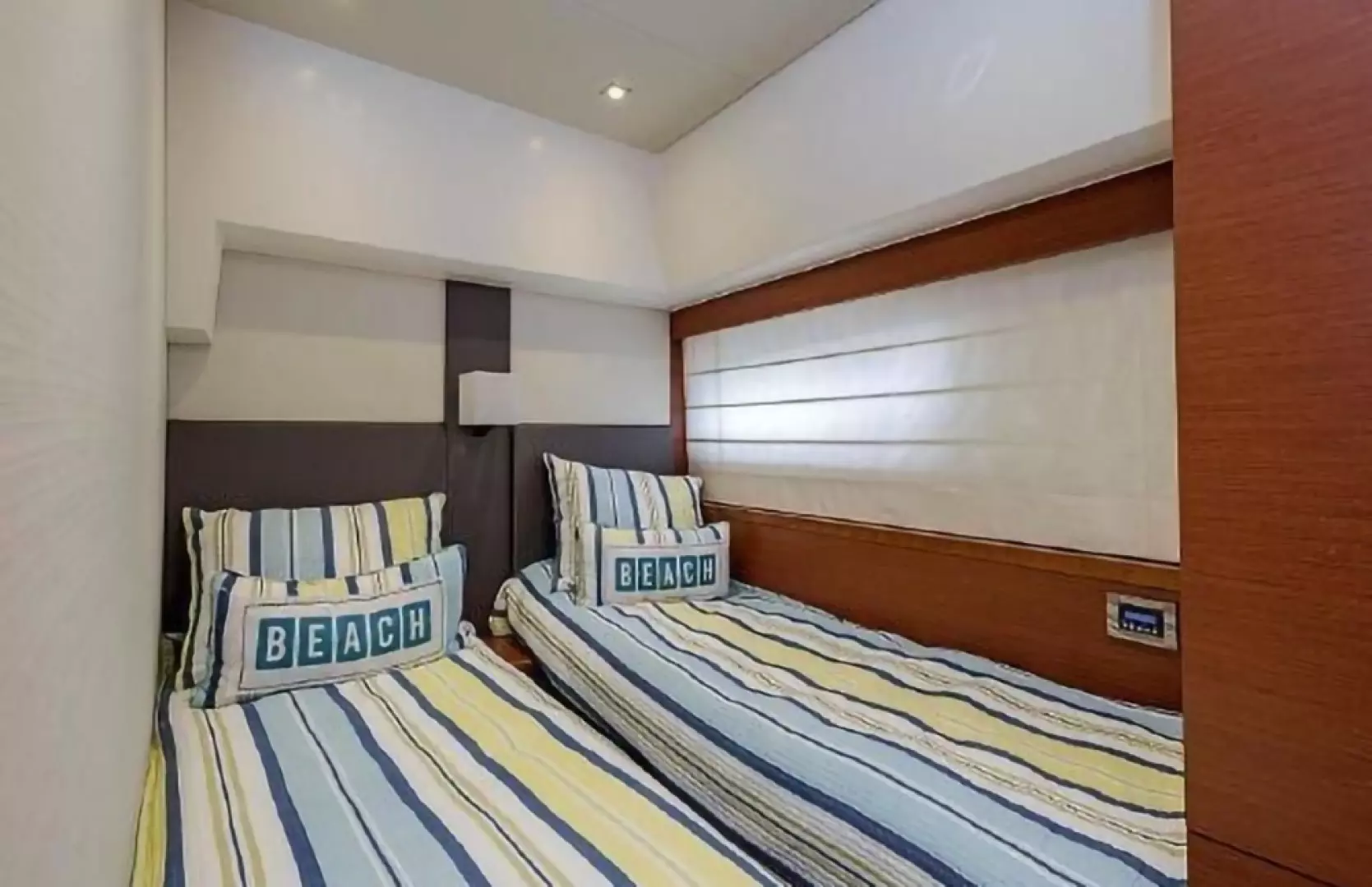 2015 Prestige 550 - Image 22