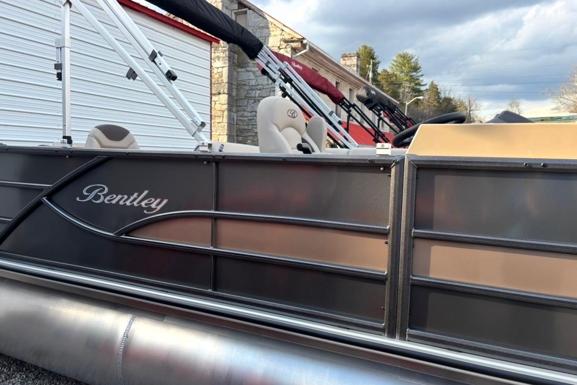 2026 Bentley Pontoons Fish 220 N-Cruise