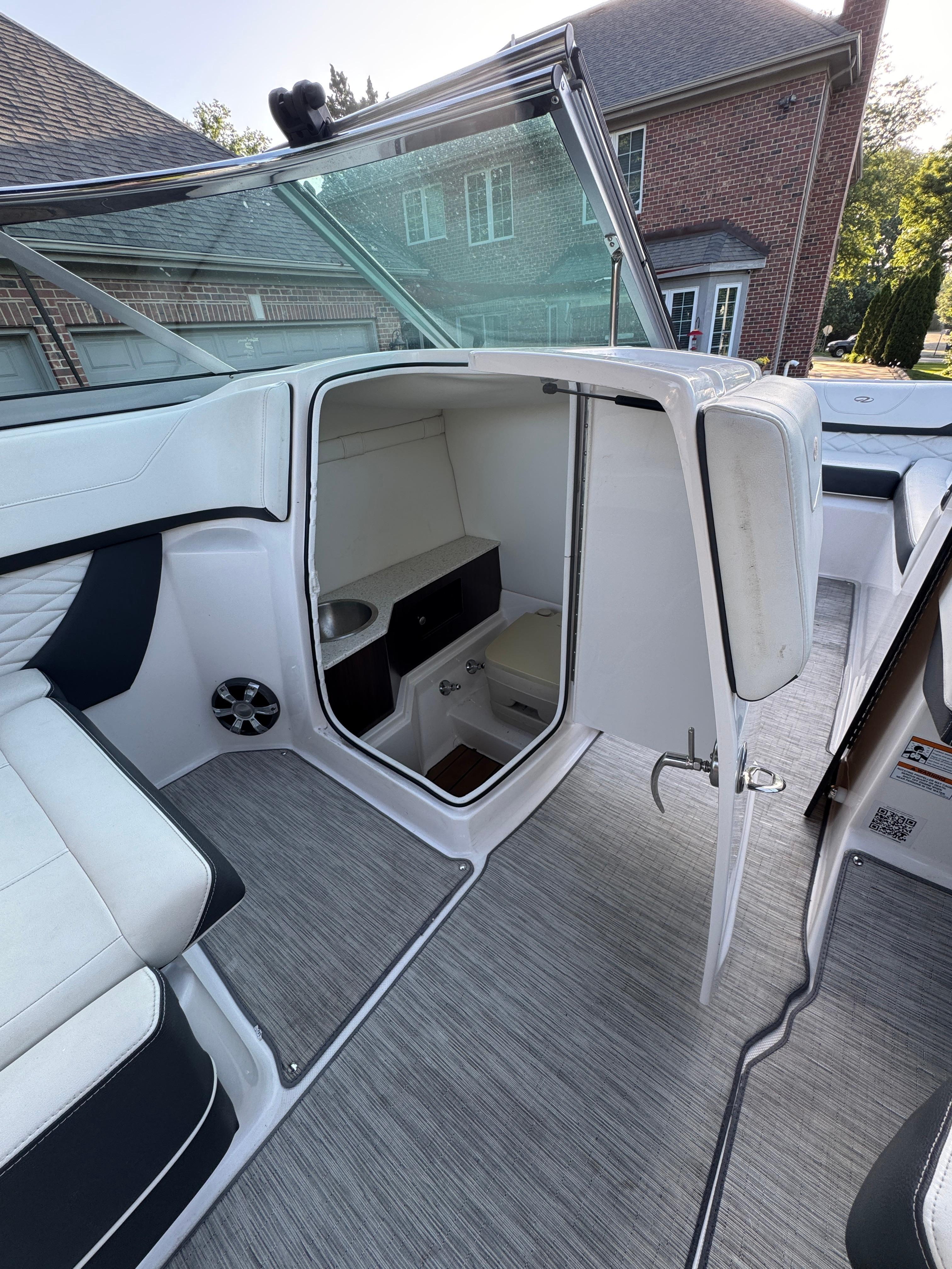 2018 Regal 26 FasDeck - 14