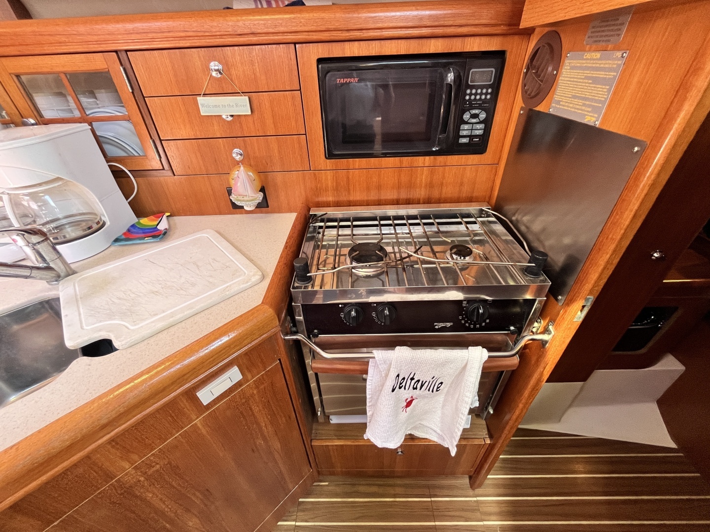 2006 Hunter 36 - Image 9