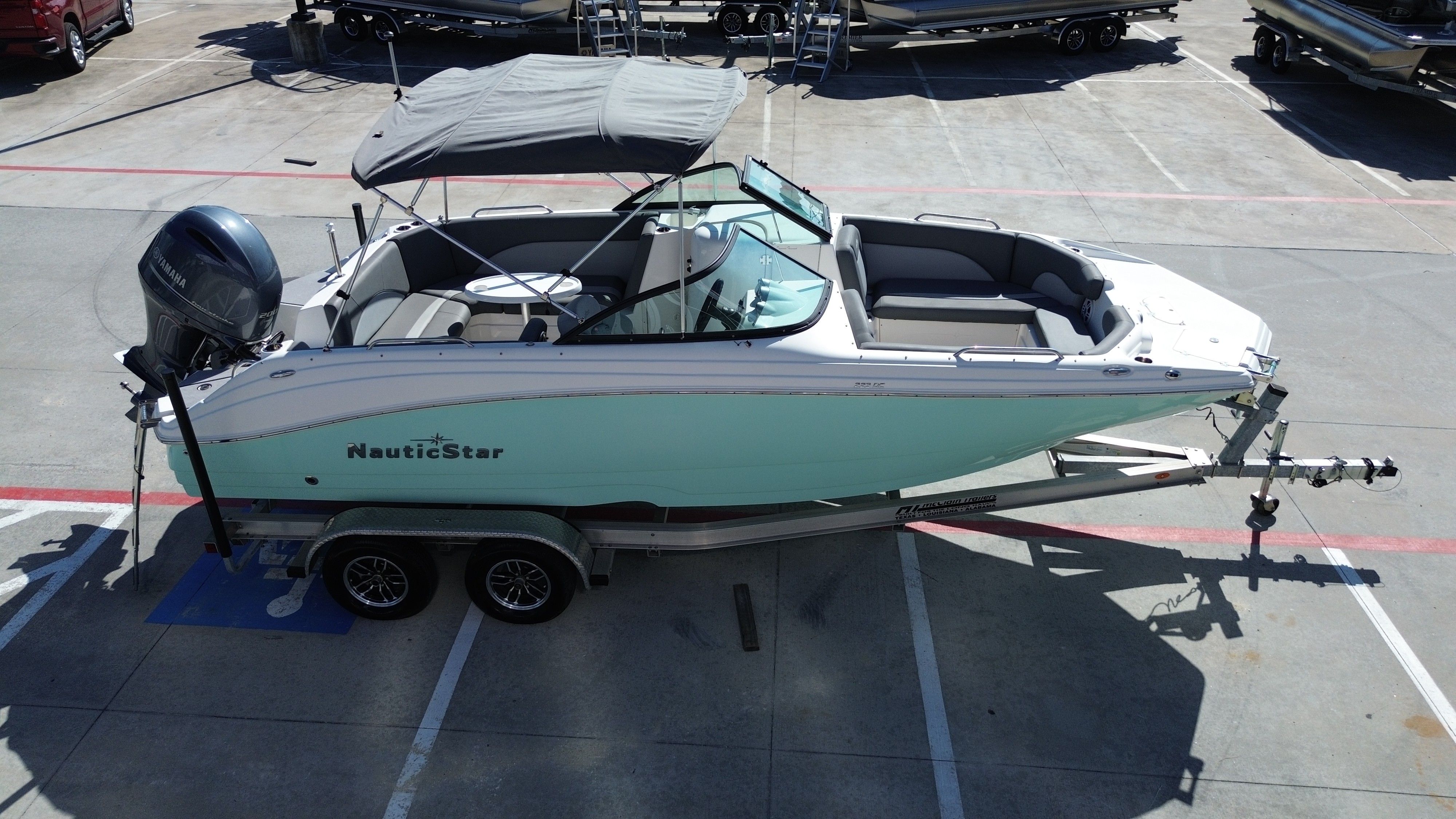 2023 NauticStar 223 DC - 9