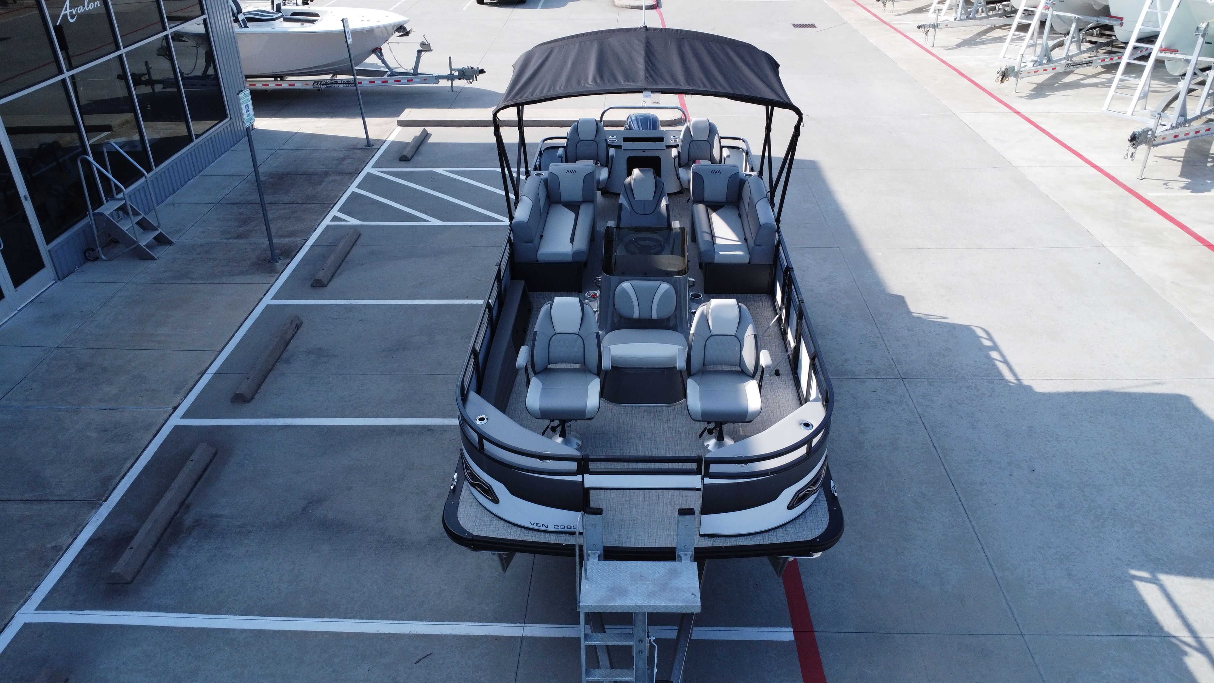 2025 Avalon Venture 85 Center Console Fish - 23' - 14
