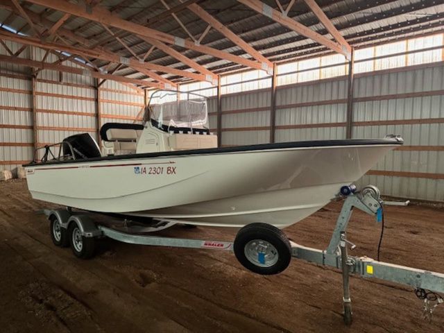 2023 Boston Whaler 210 Montauk - 4