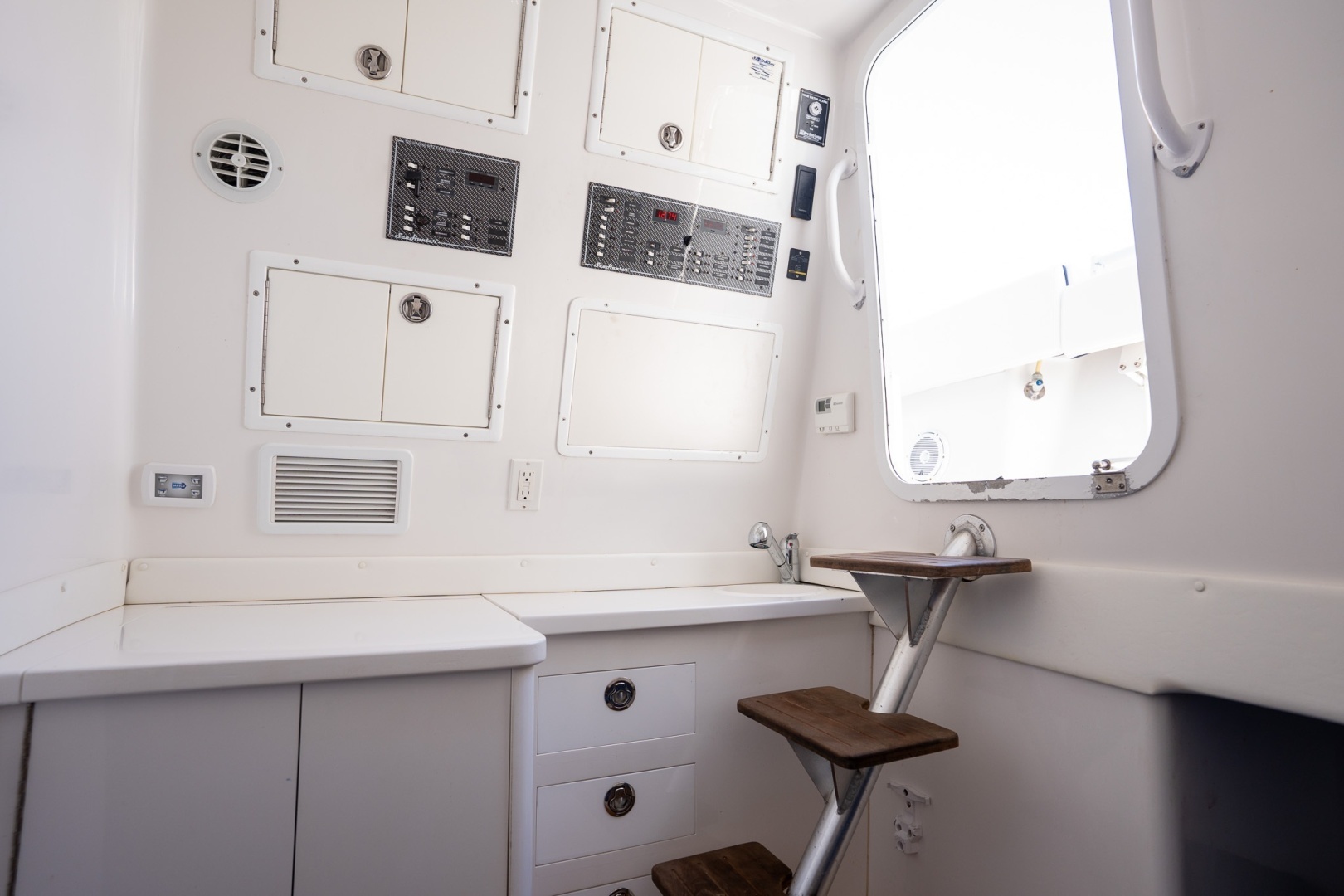 2016 SeaHunter 45 SF - Image 11