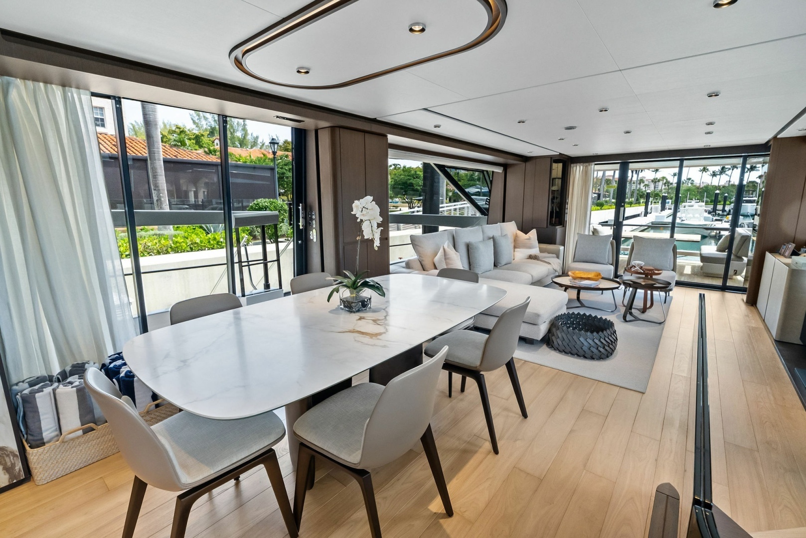 2023 Ferretti Yachts 860 - Image 42