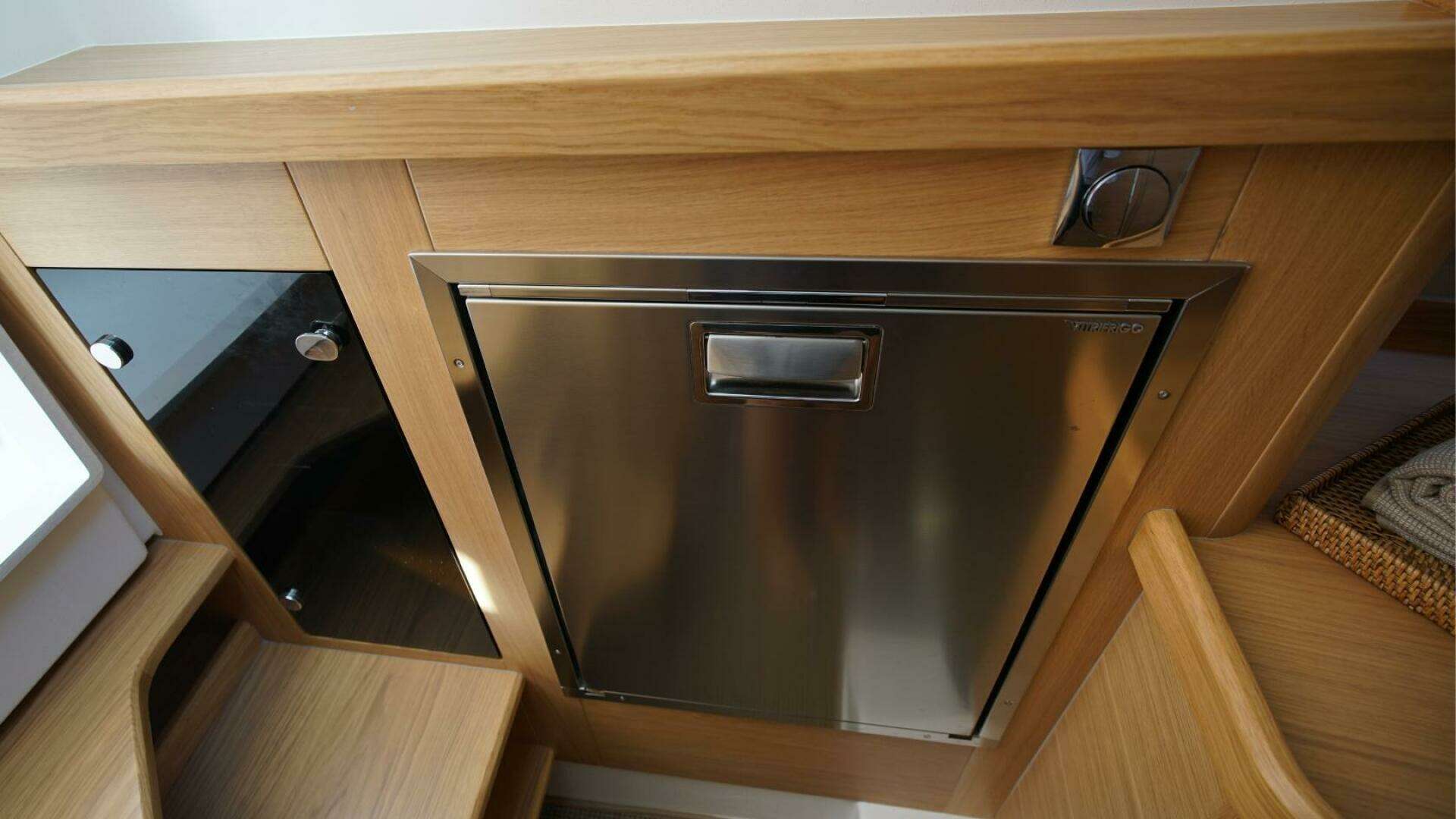 2024 Nimbus Tender 11 - Image 14