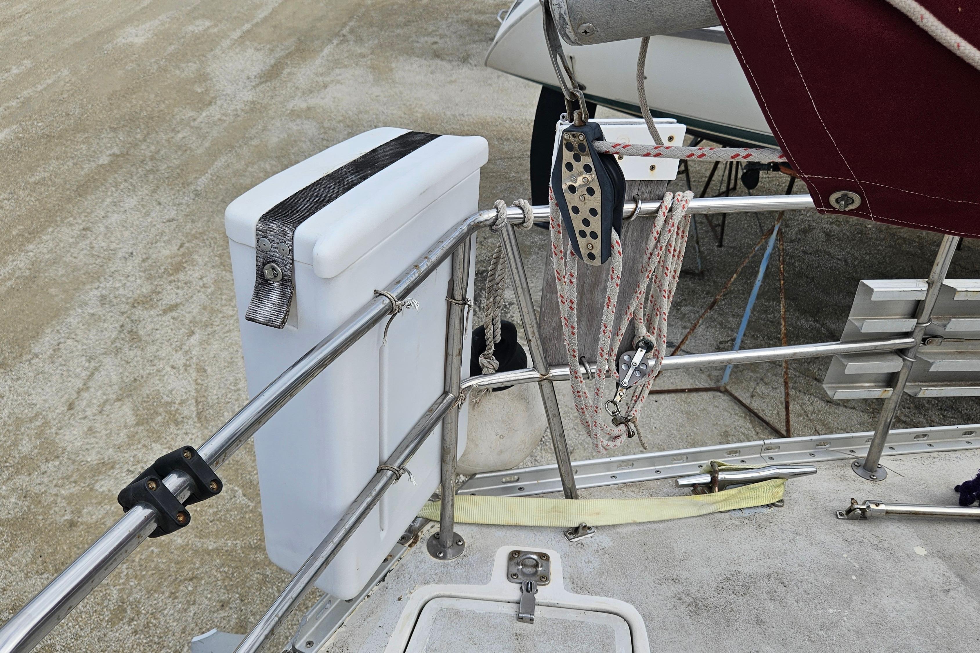 1982 Morgan 462 sailboat deck with rigging and storage box.