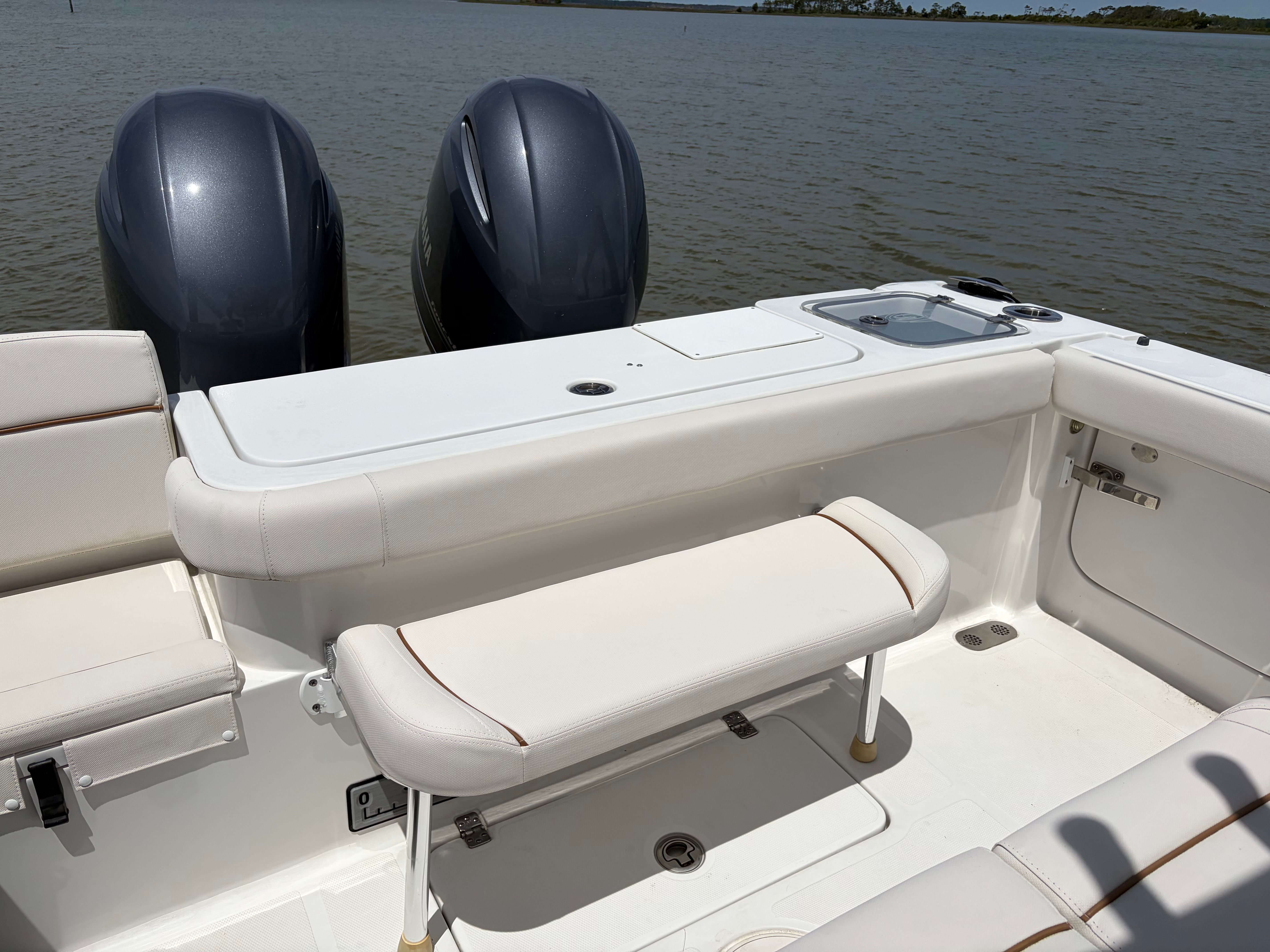 2021 Sea Hunt Gamefish 27 Forward Seating - 16