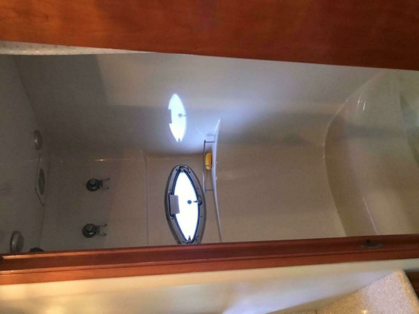 2004 Meridian 459 Motoryacht - Image 22