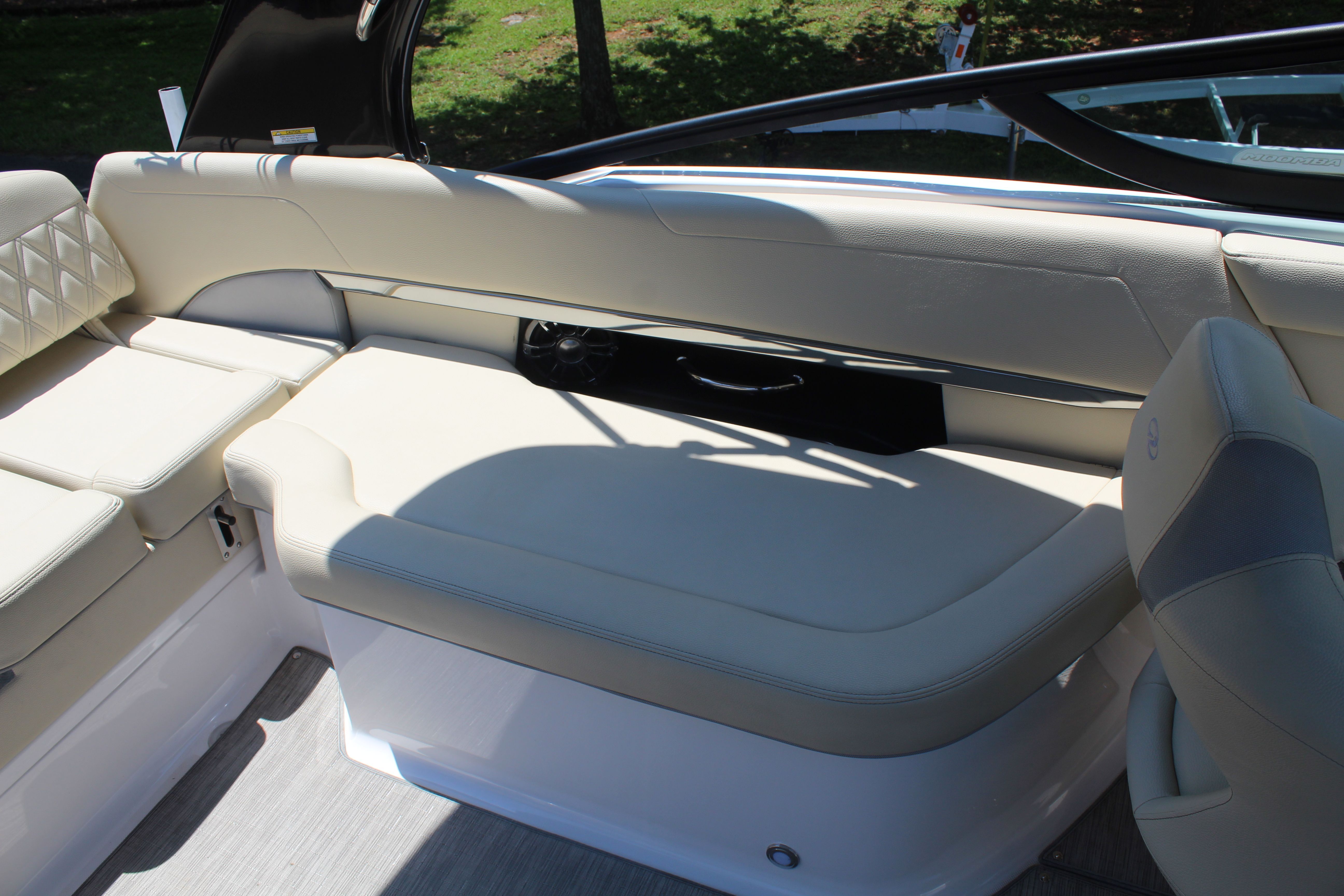 2019 Regal 25 RX Surf - 12