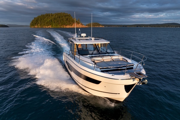 2027 Jeanneau 1295 Coupe