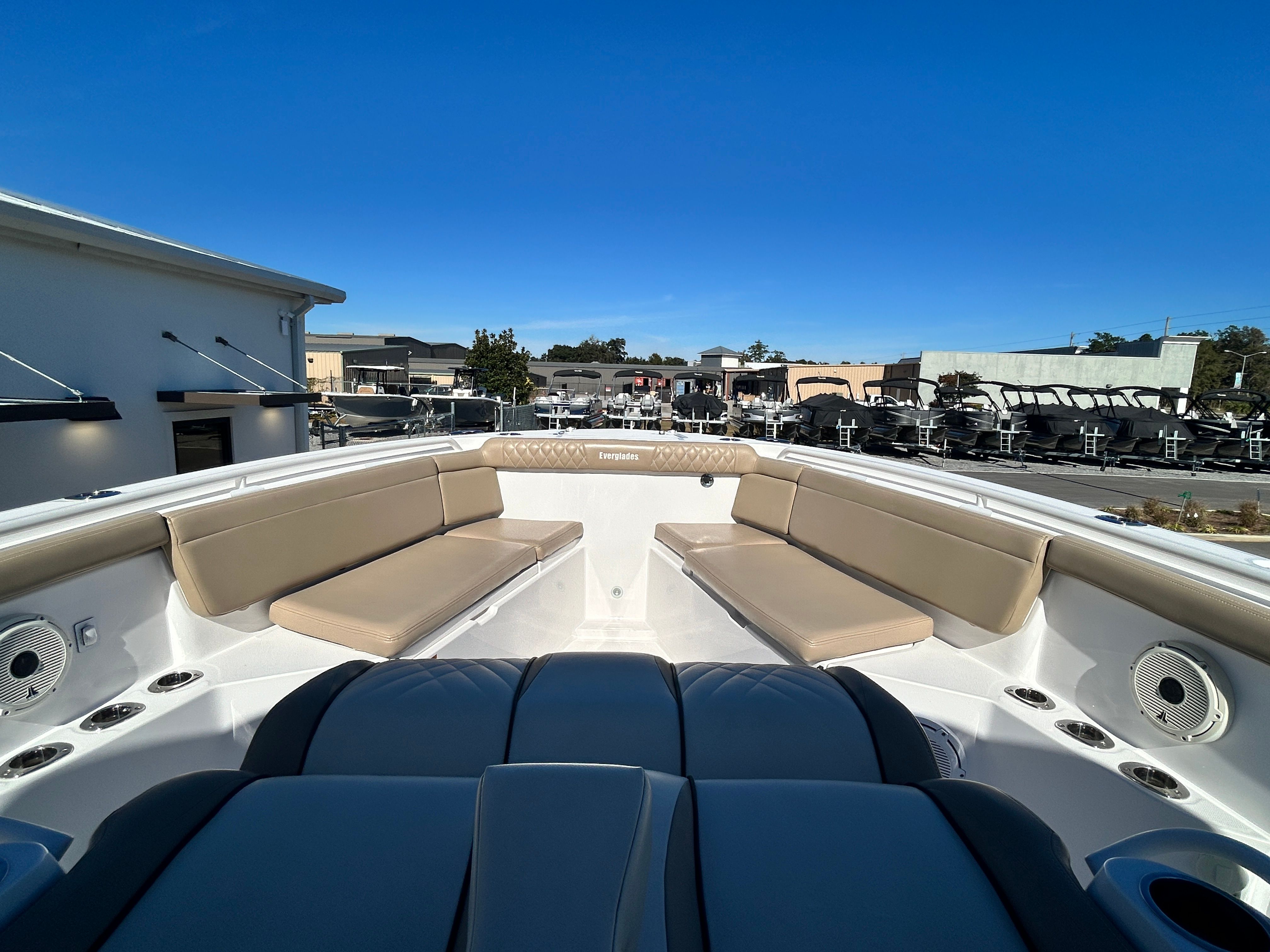 2020 Everglades 395 Center Console - 51