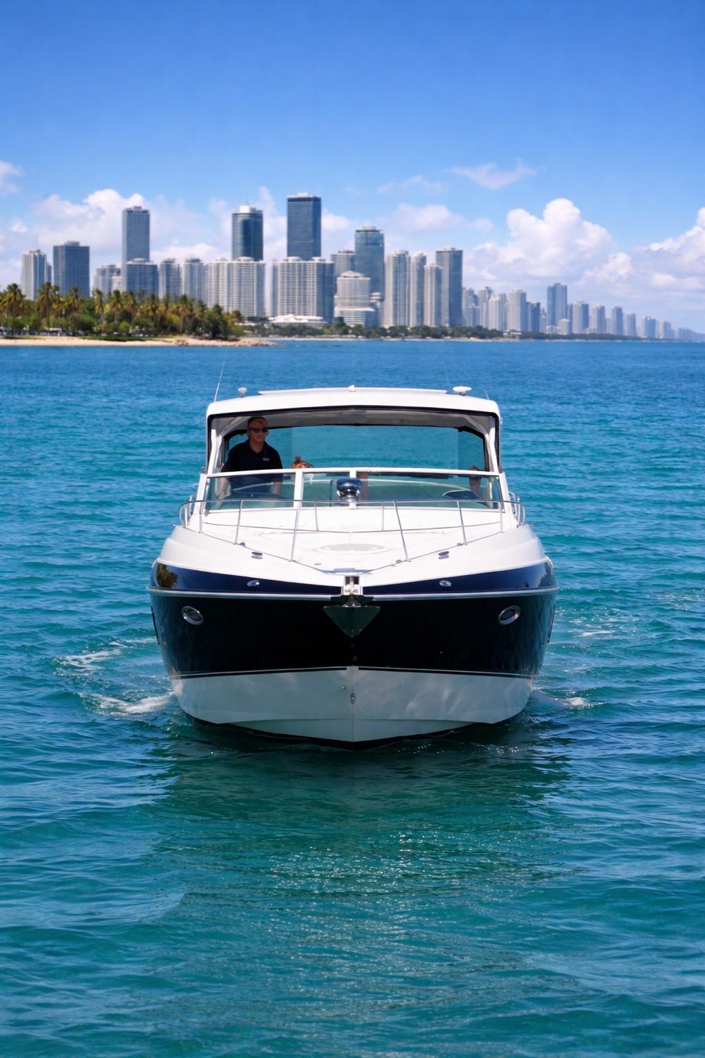 2012 Cruisers Yachts 350 Express - 2