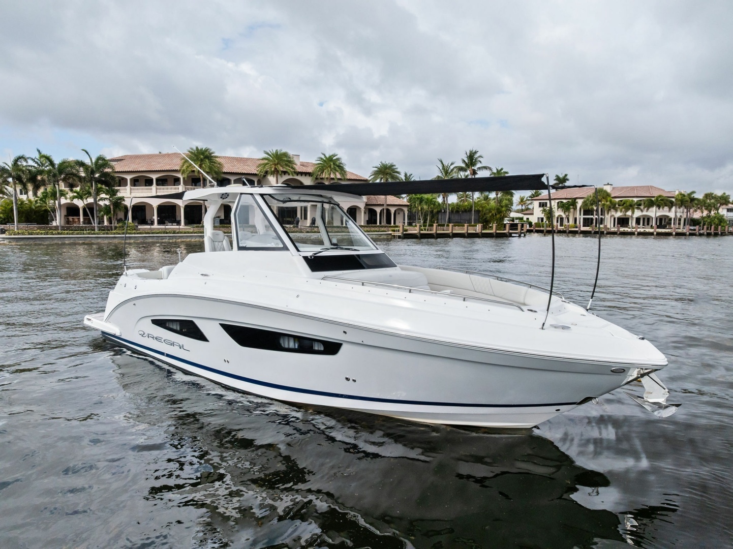 2022 Regal 33 SAV - Image 3