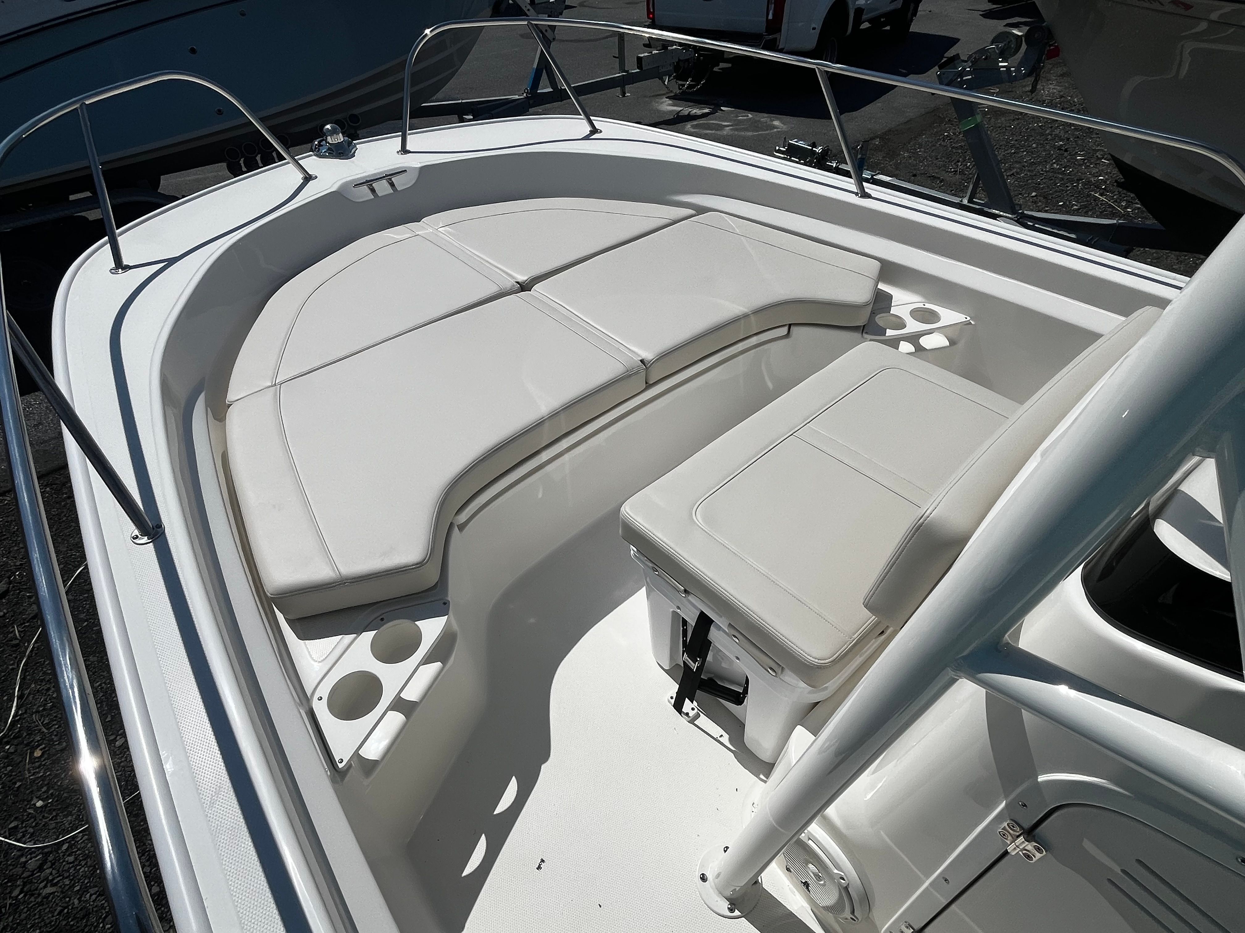 2026 BOSTON WHALER 190 MONTAUK - Image 17