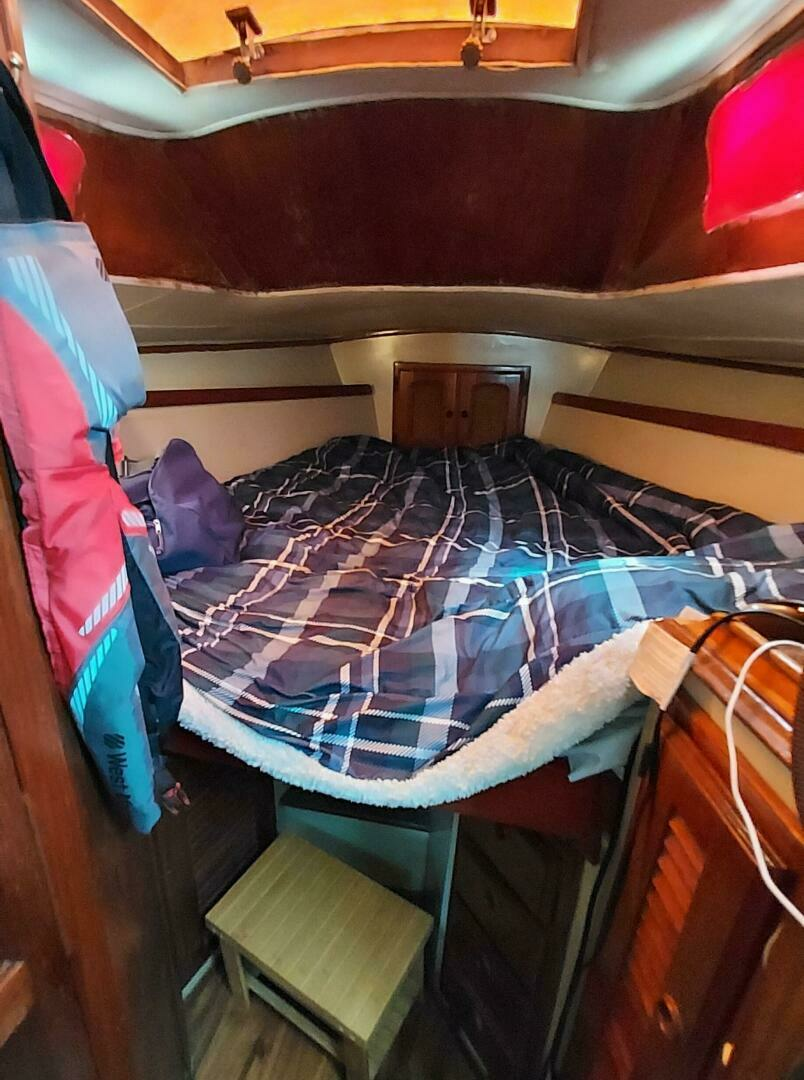 1977 Islander 36 - Image 34