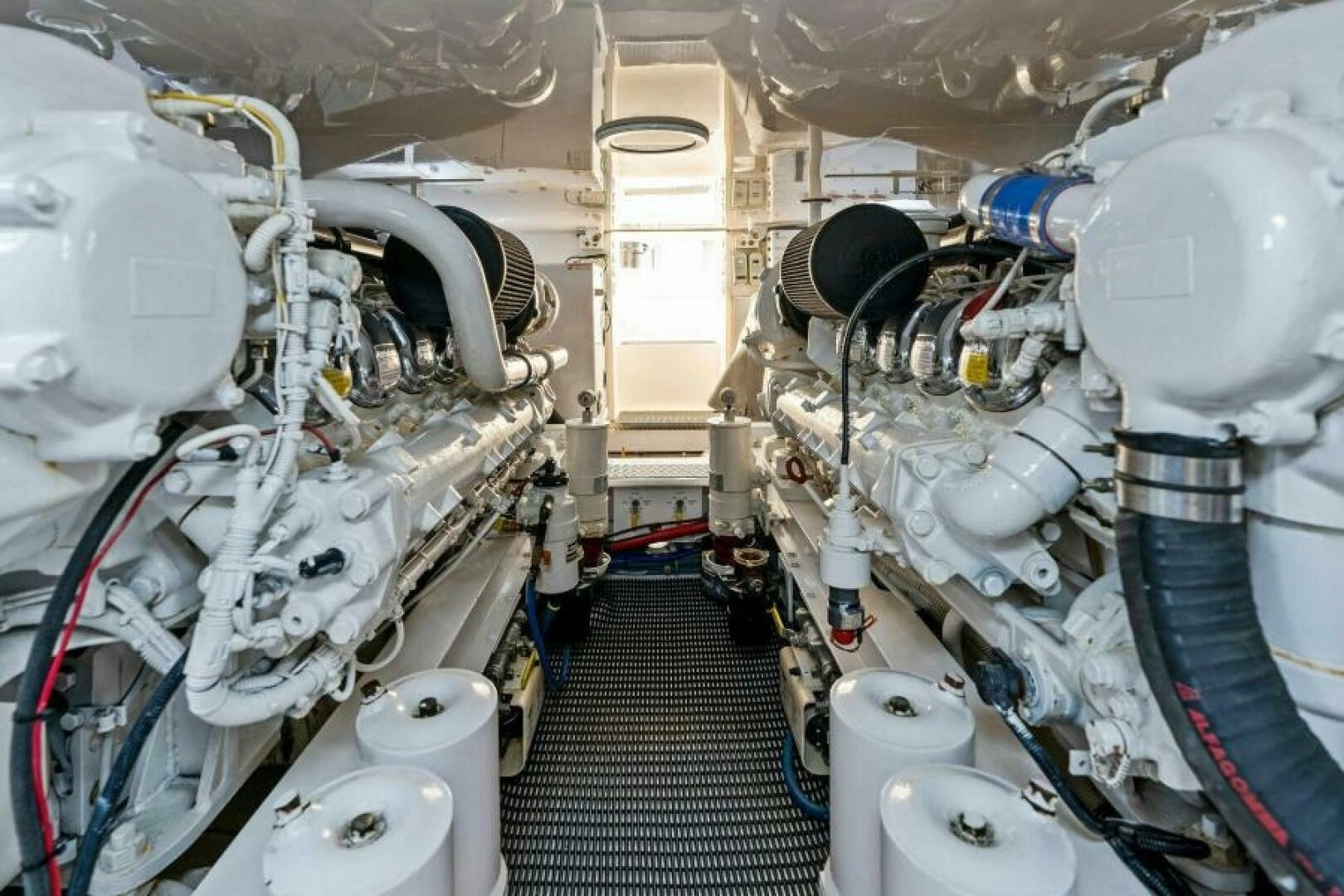 2003 Viking 48 Convertible - Image 43