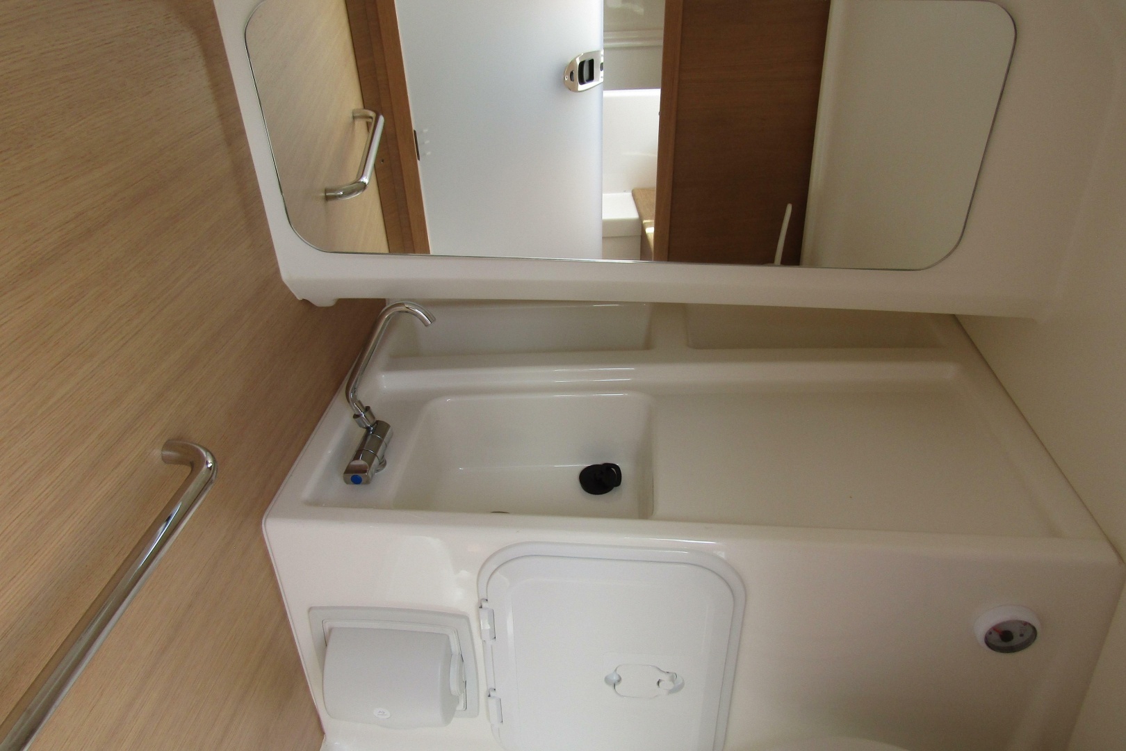 2024 Nimbus Tender 8 - Image 25