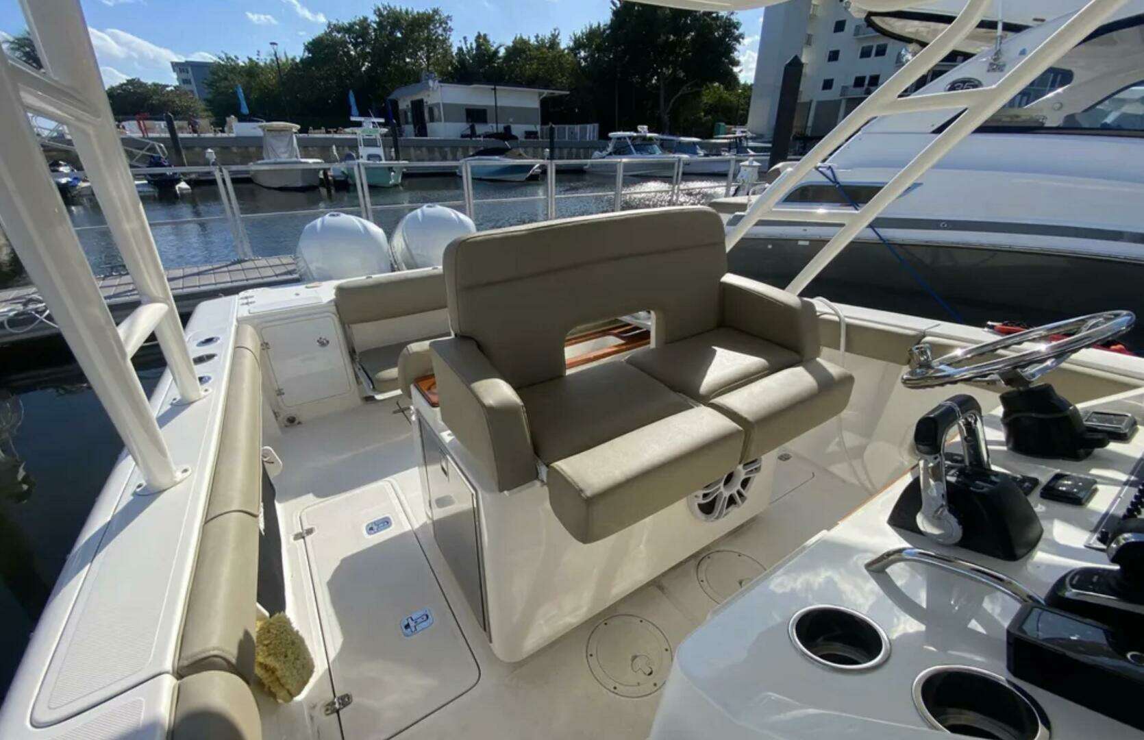 2015 Pursuit Sport - Image 14