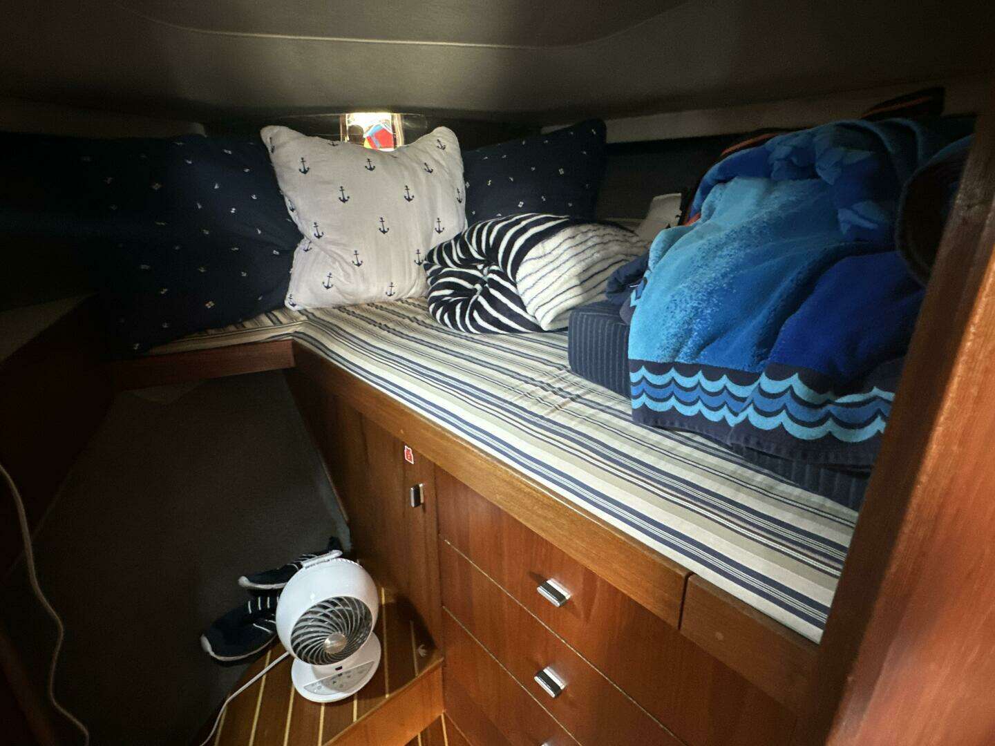 1988 Tiara Yachts 3300 Open - Image 17