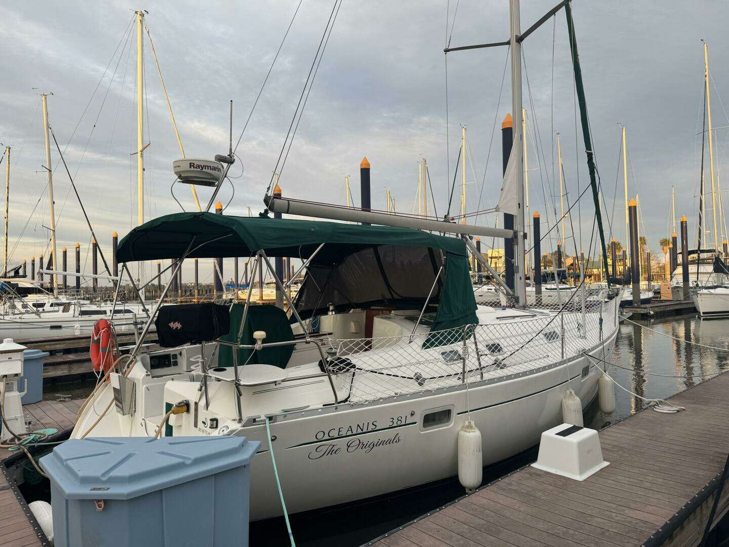 1999 Beneteau 381 - Image 2