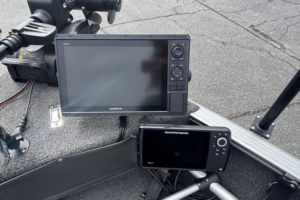 Garmin and Humminbird fish finders on 2021 Lund 1675 Adventure Sport boat.