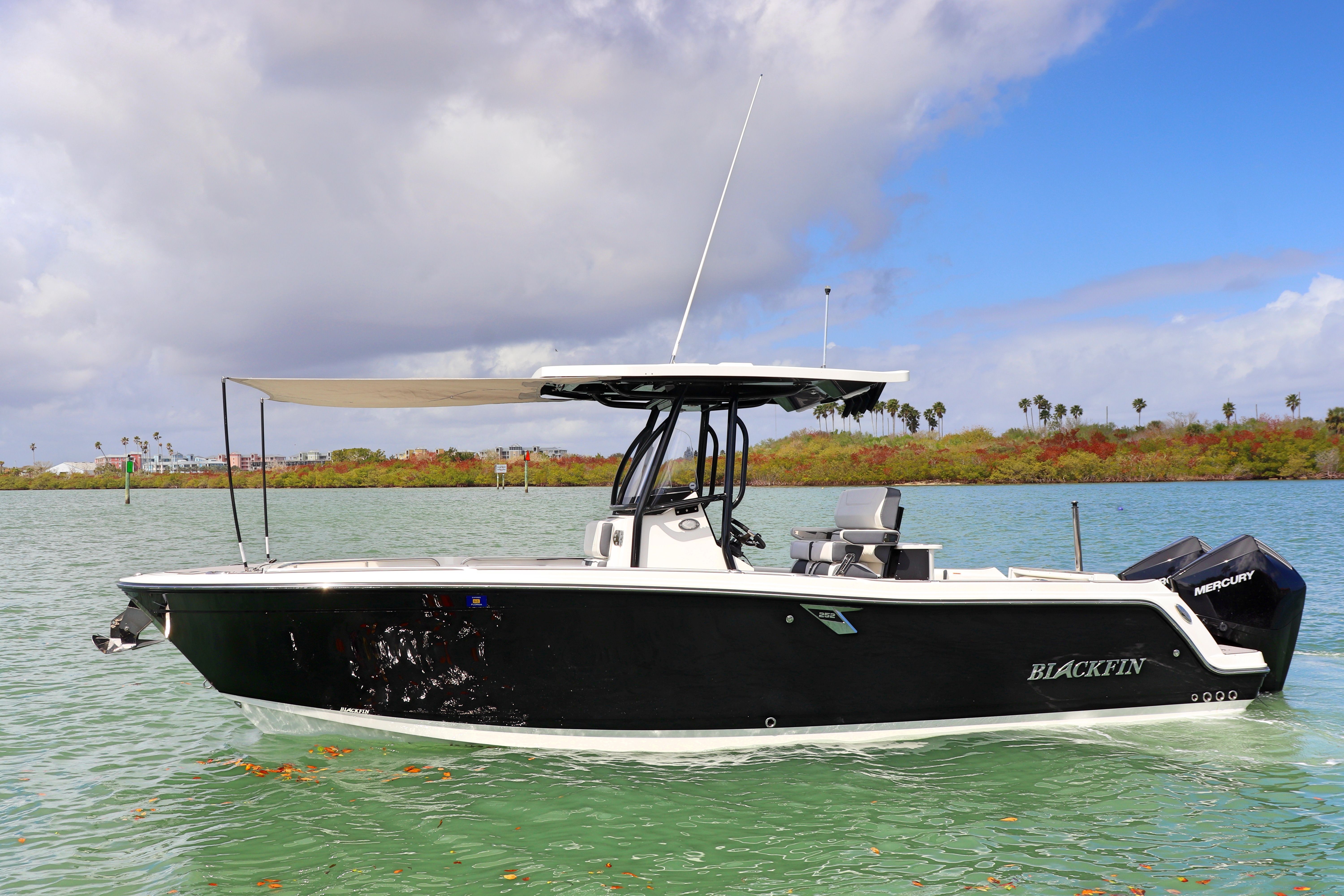 2022 Blackfin 252 CC