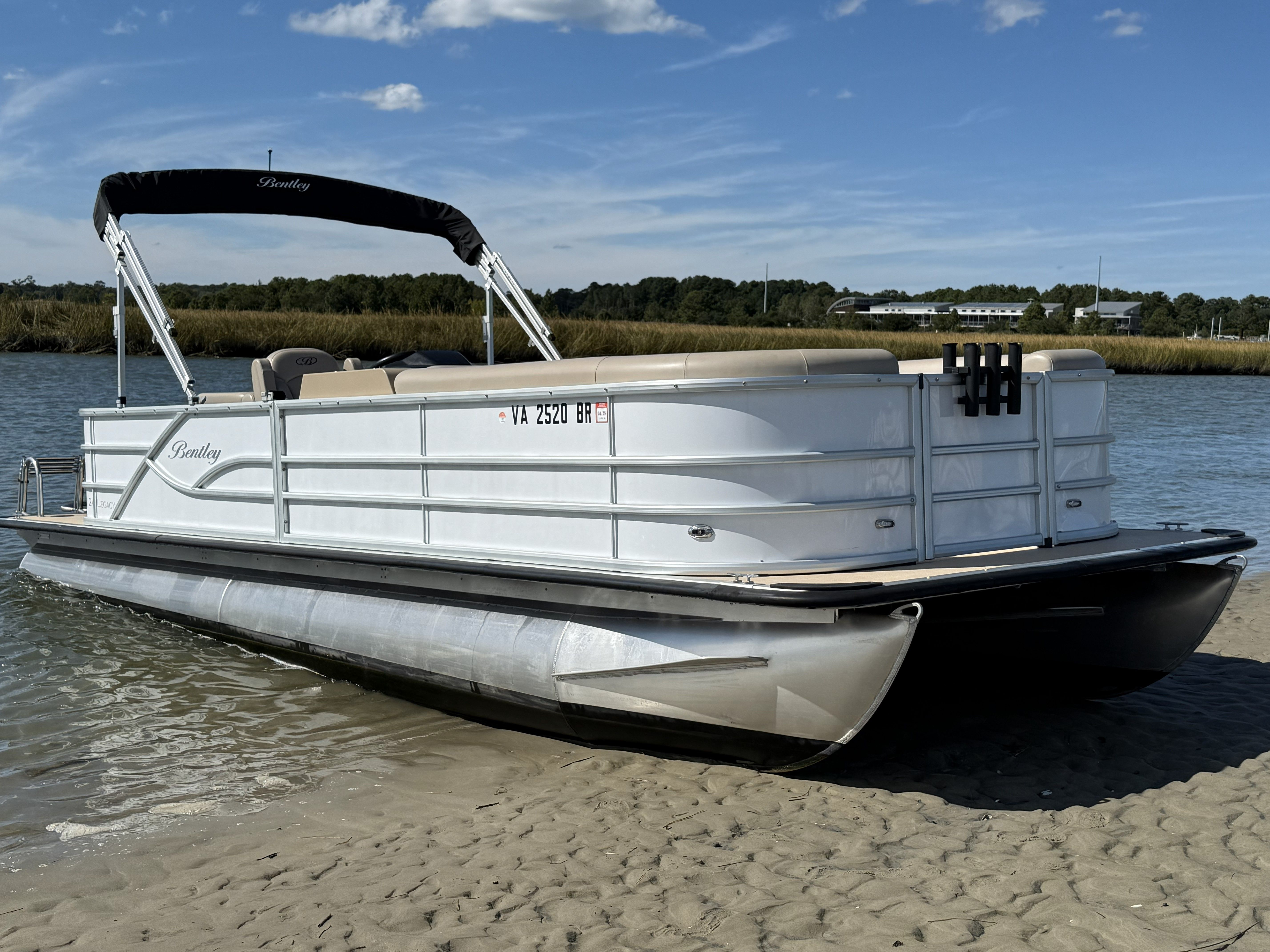 2025 Bentley Pontoons Legacy 240 Cruise