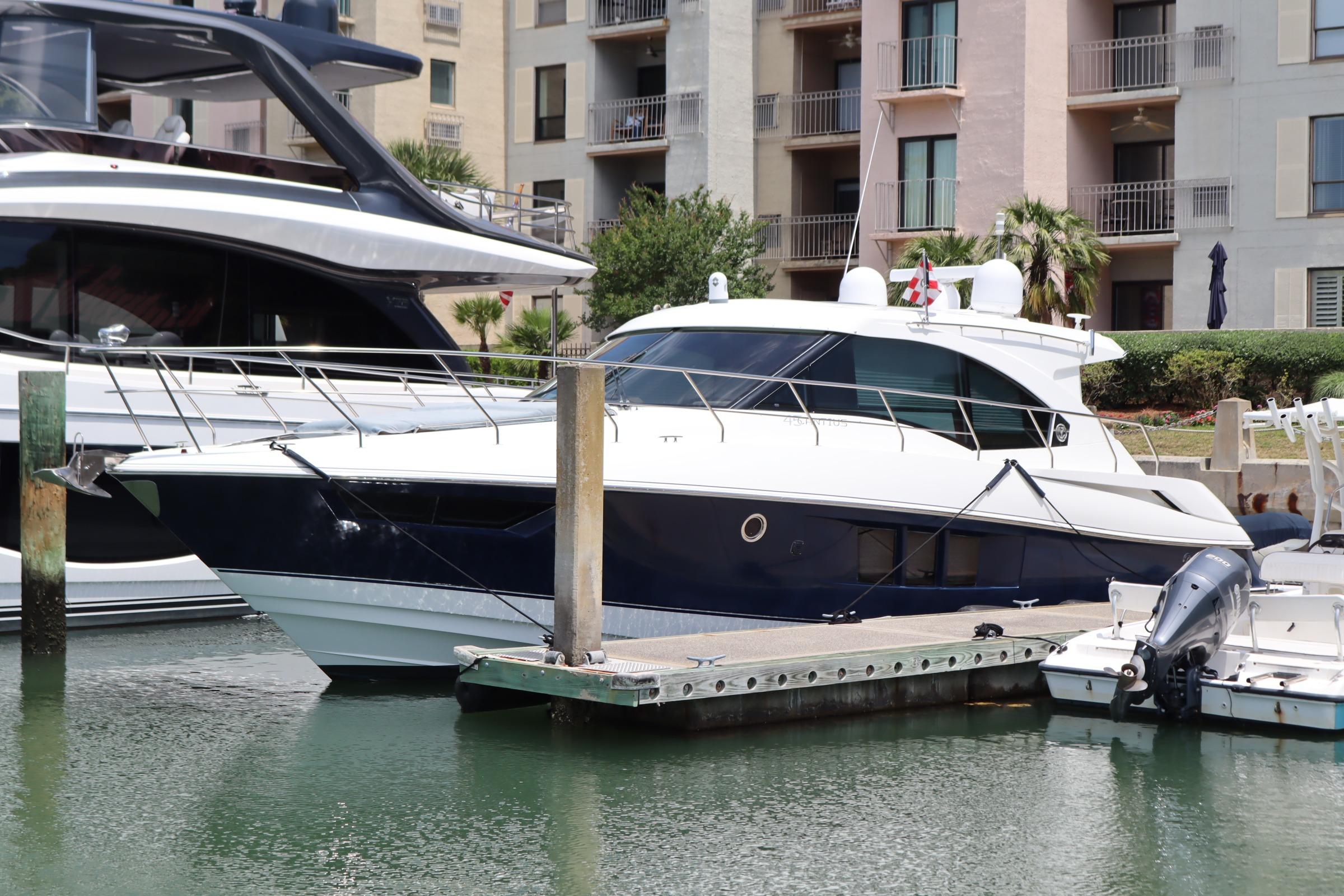 2015 Cruisers Yachts 45 Cantius