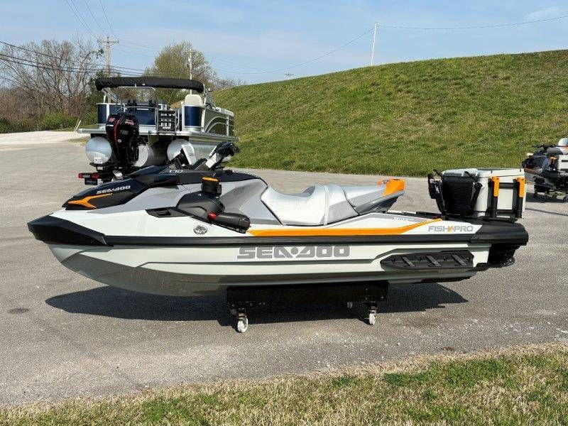 2026 Sea-Doo FishPro Trophy 170 w/ Sound - 9