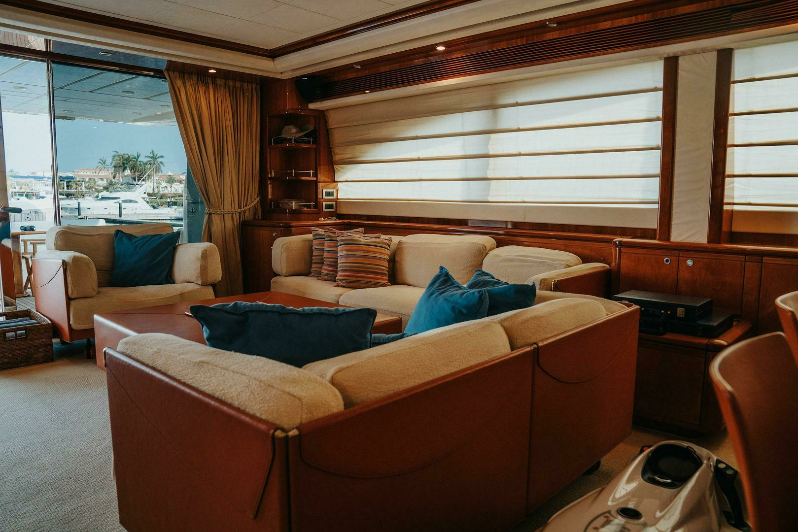 2007 Ferretti Yachts 881 - Image 13